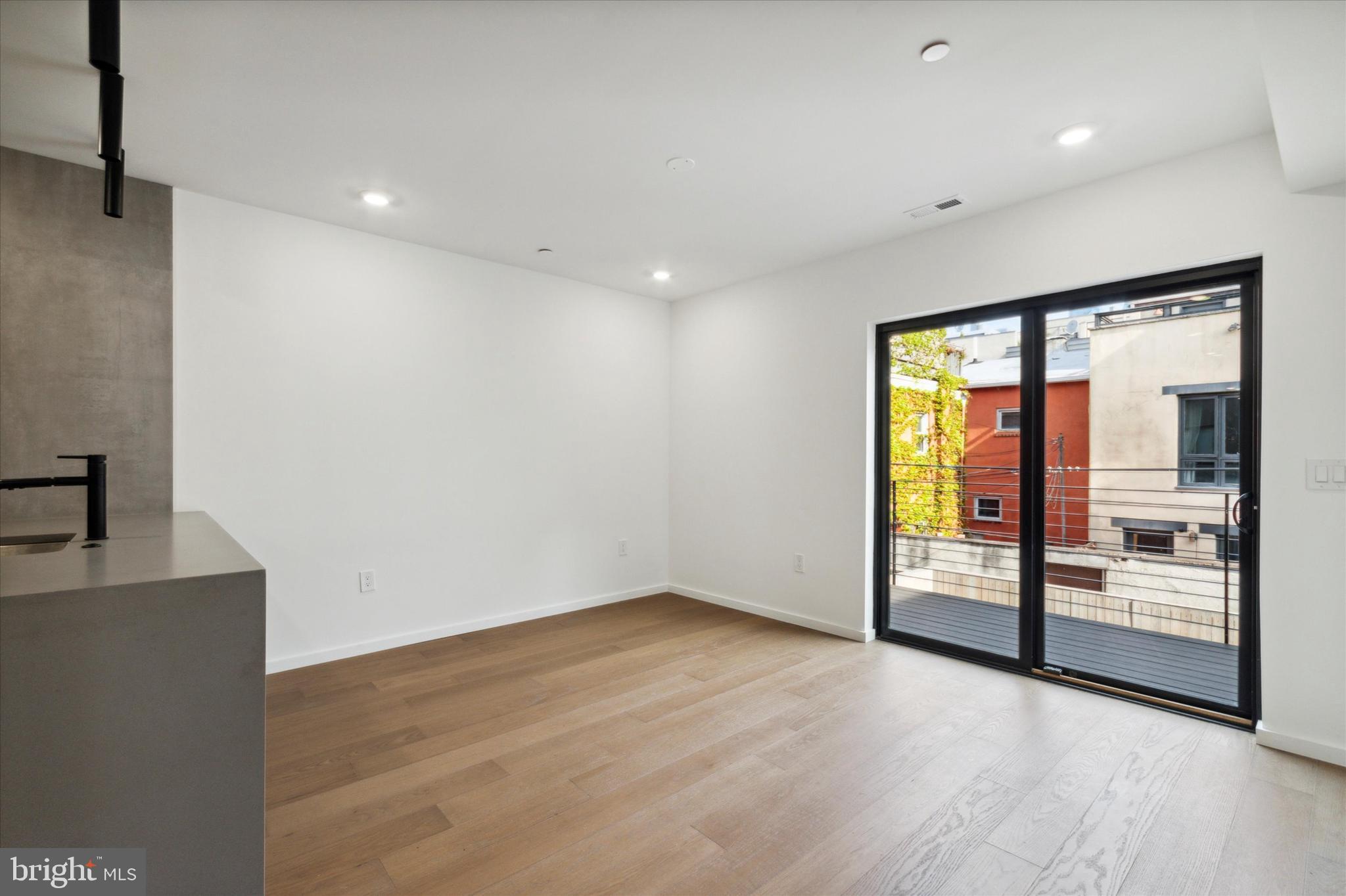 GRADUATE HOSPITAL - Residential Income