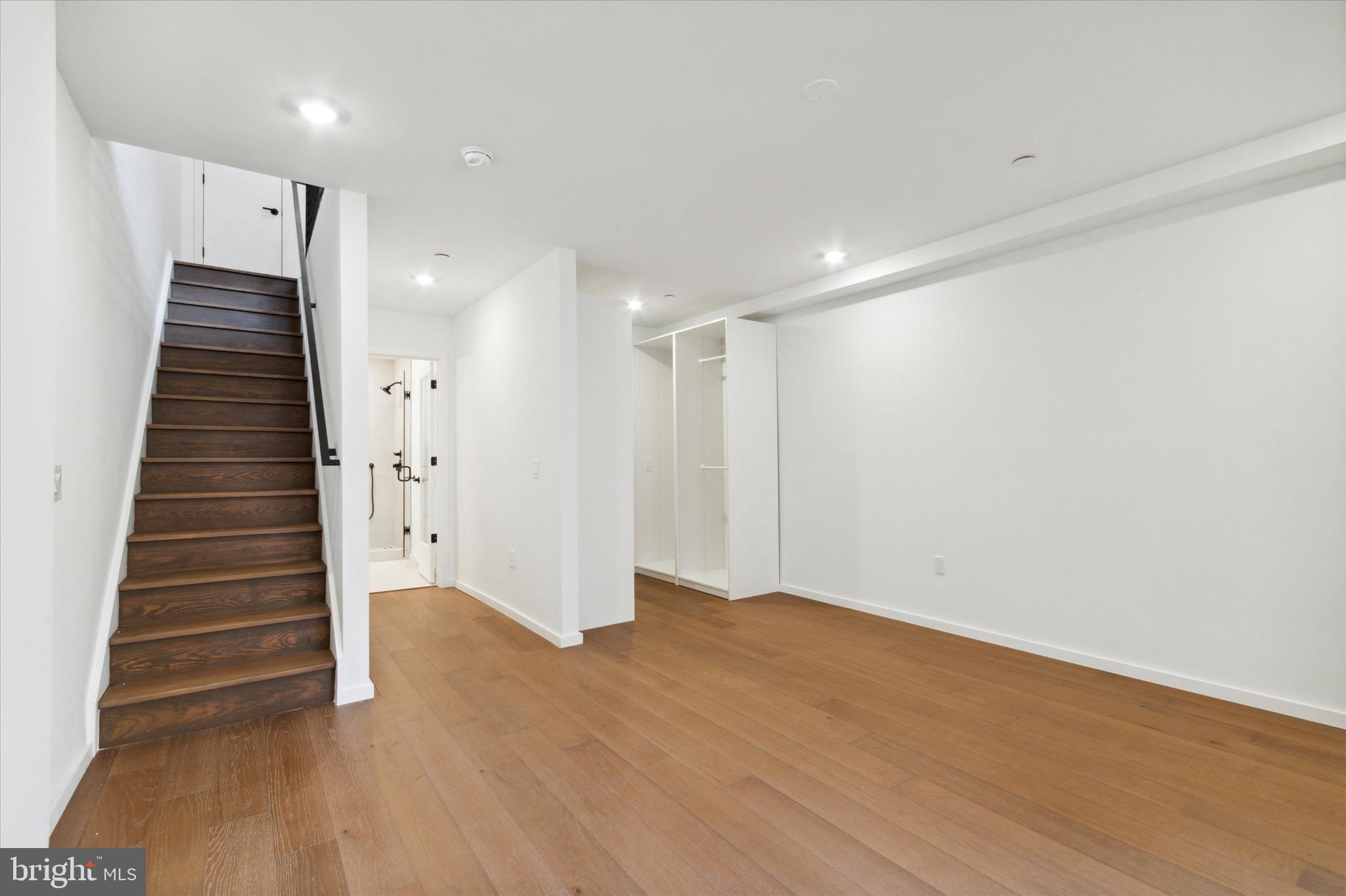 GRADUATE HOSPITAL - Residential Income