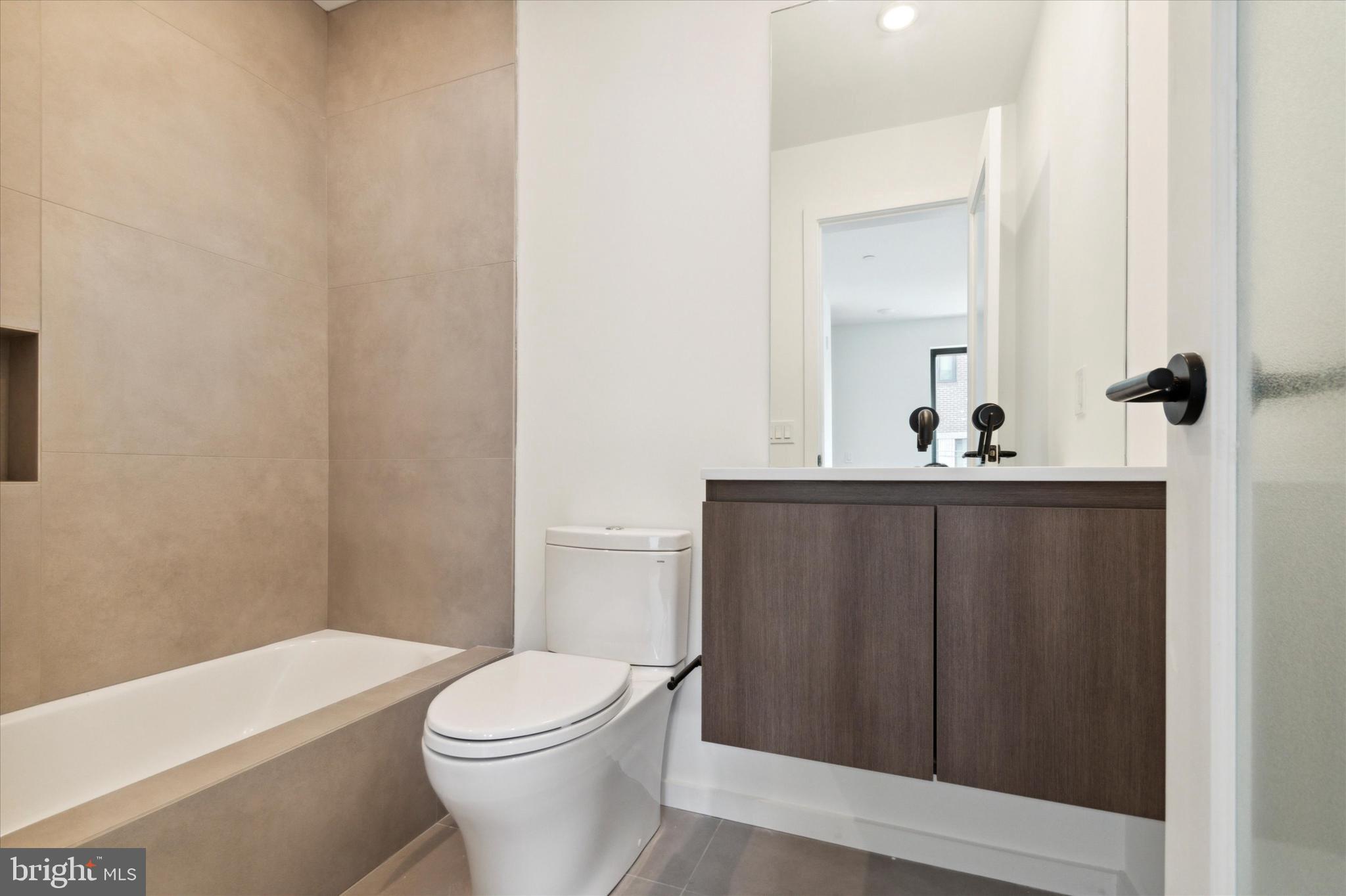 GRADUATE HOSPITAL - Residential Income