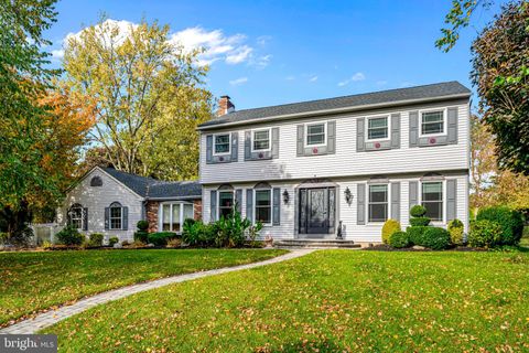 Homes For Sale - 904 Heritage Road<br/> MOORESTOWN, NJ 08057