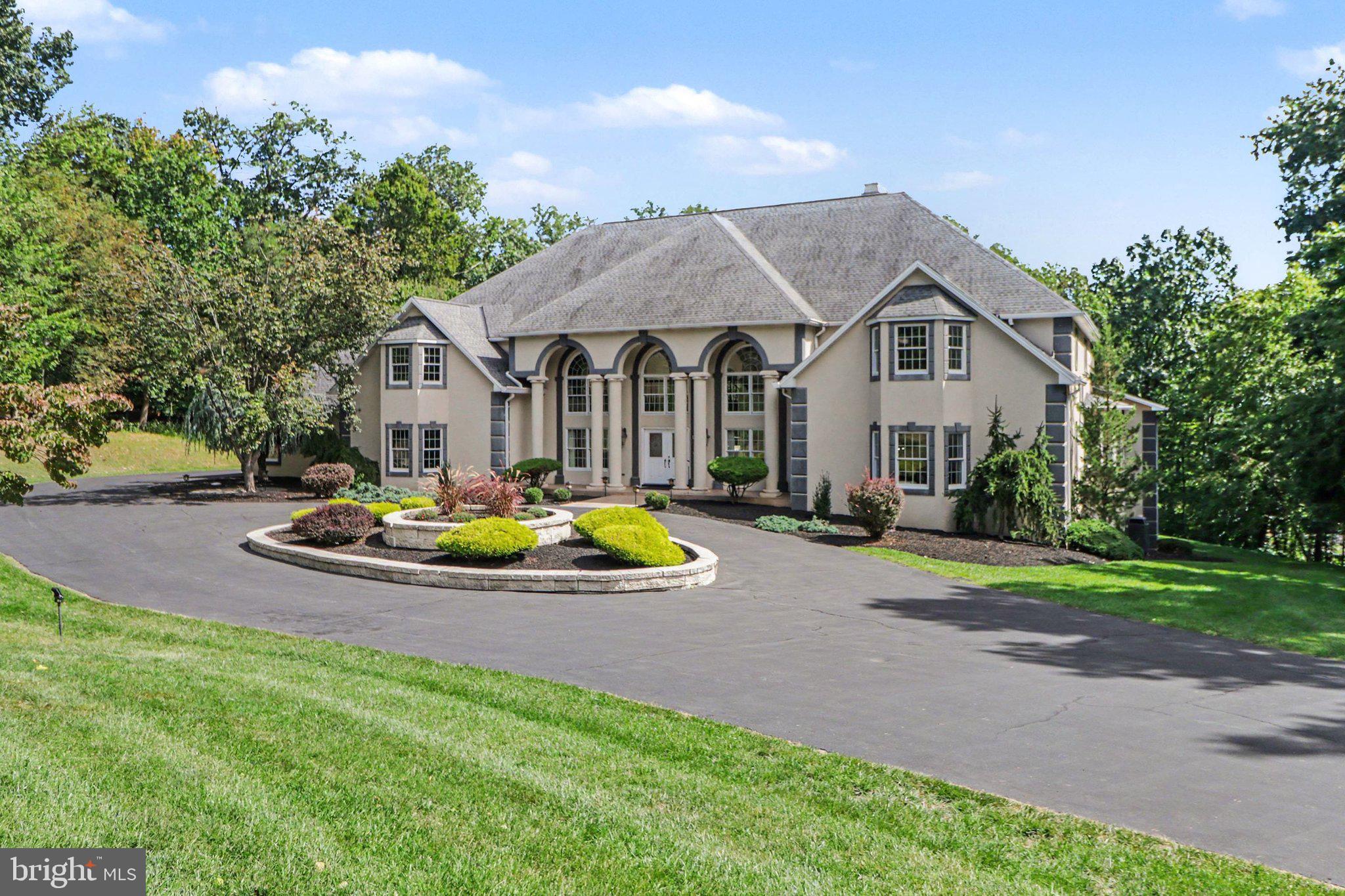 2390 FOREST HILLS DRIVE