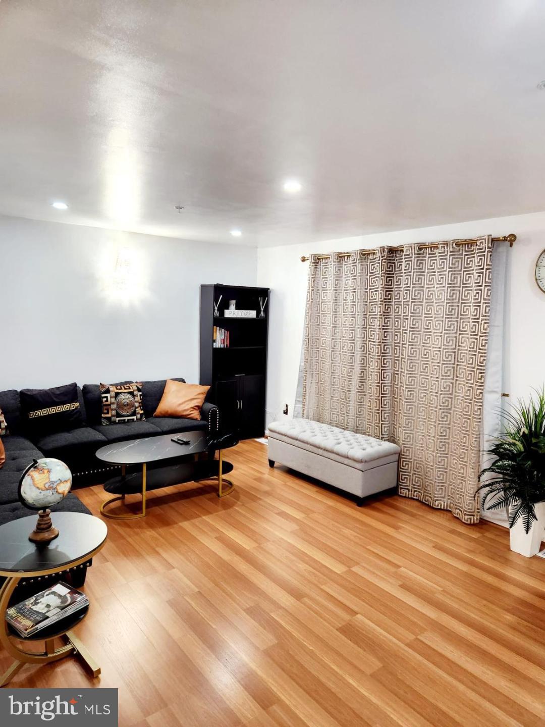 OLD FORT HILLS PLAT TWO - Residential Lease