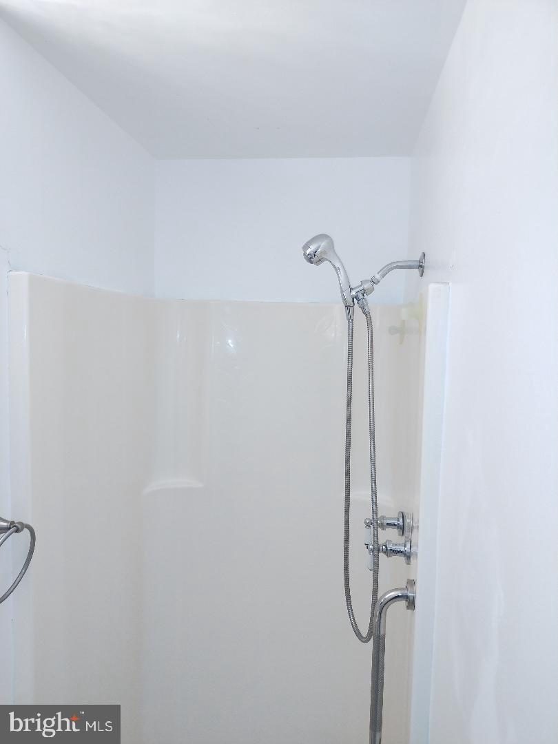 OLD FORT HILLS PLAT TWO - Residential Lease