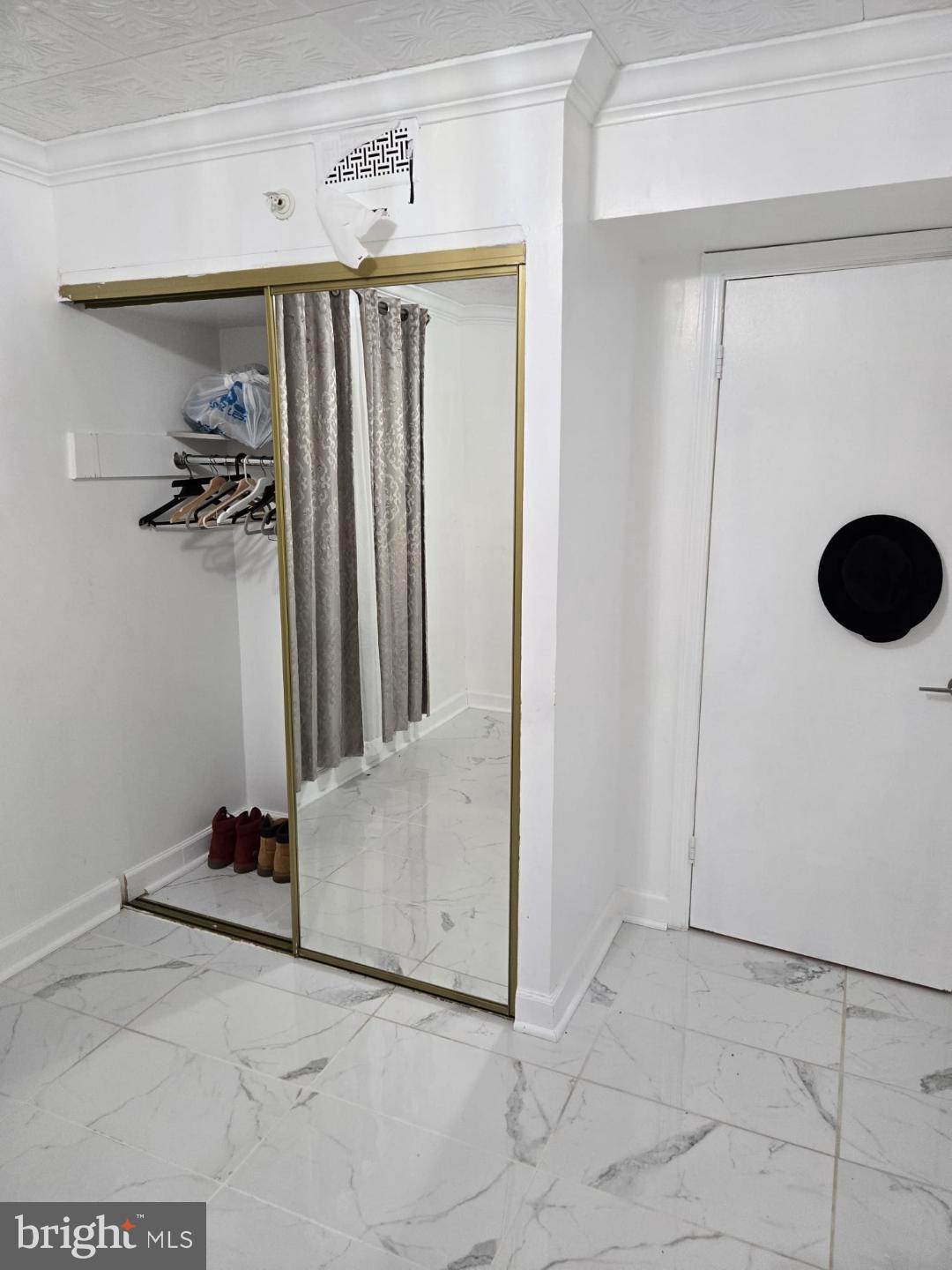 OLD FORT HILLS PLAT TWO - Residential Lease