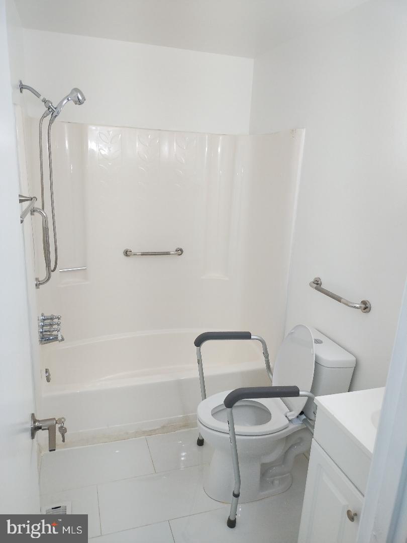 OLD FORT HILLS PLAT TWO - Residential Lease