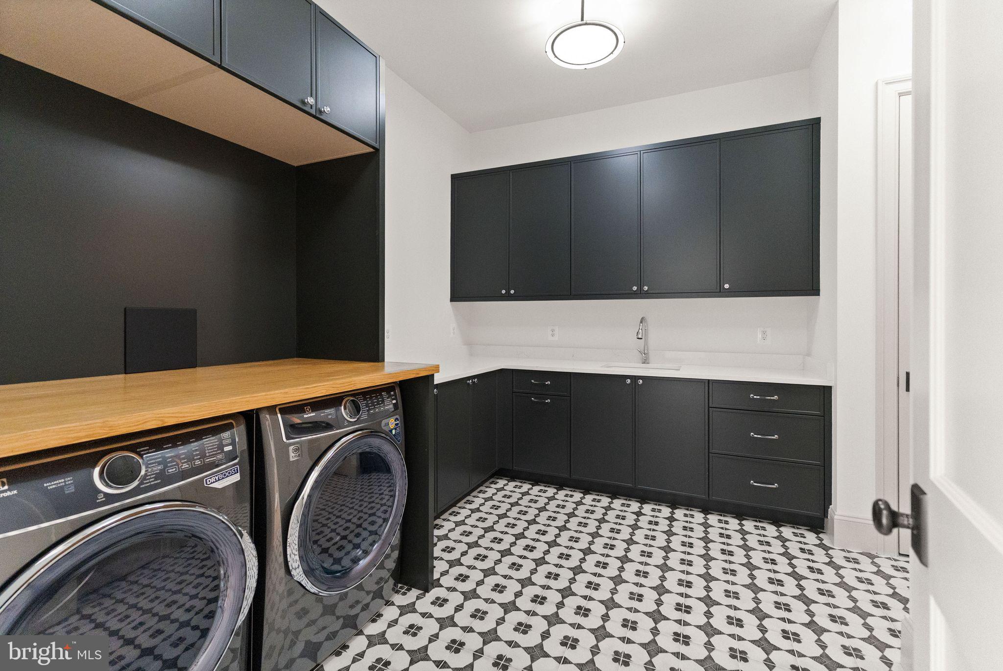 LANGLEY FOREST - Residential