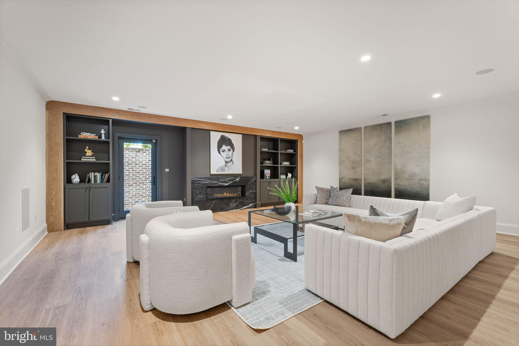 LANGLEY FOREST - Residential