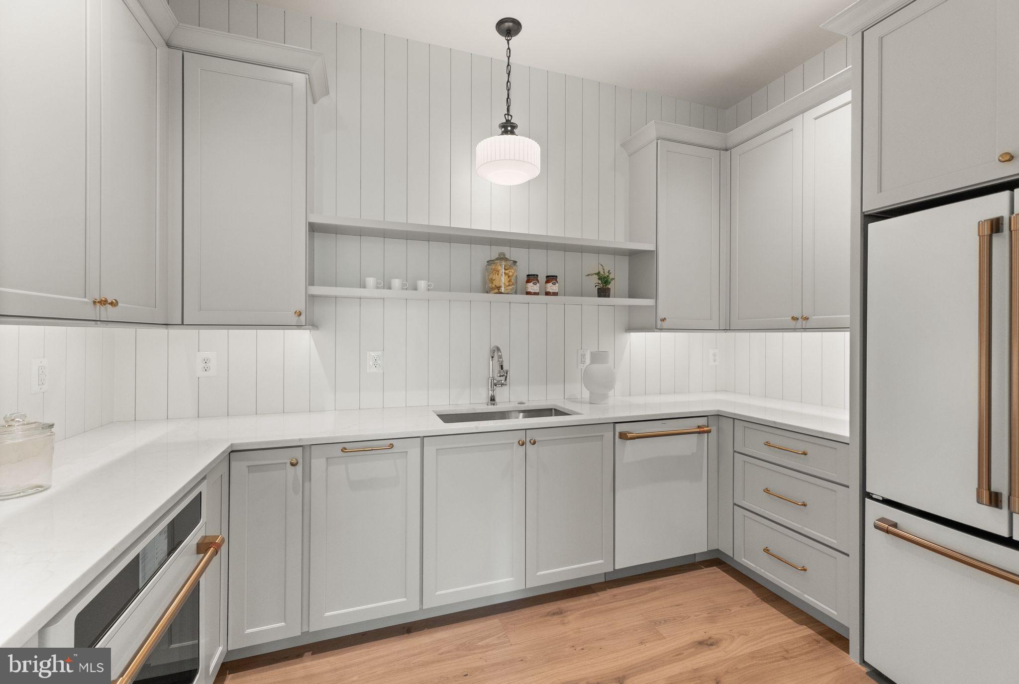 LANGLEY FOREST - Residential