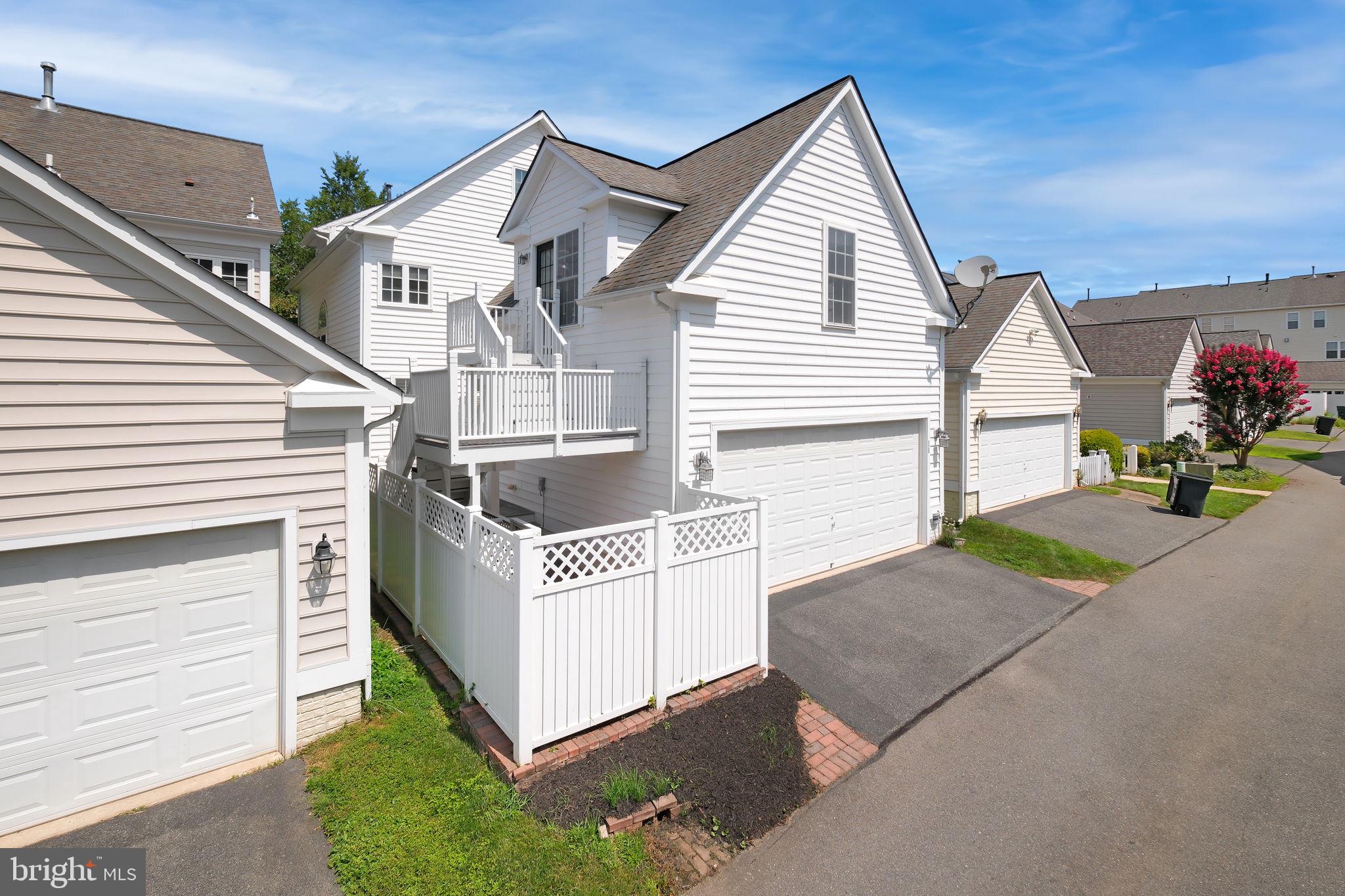 LAKELANDS - Residential