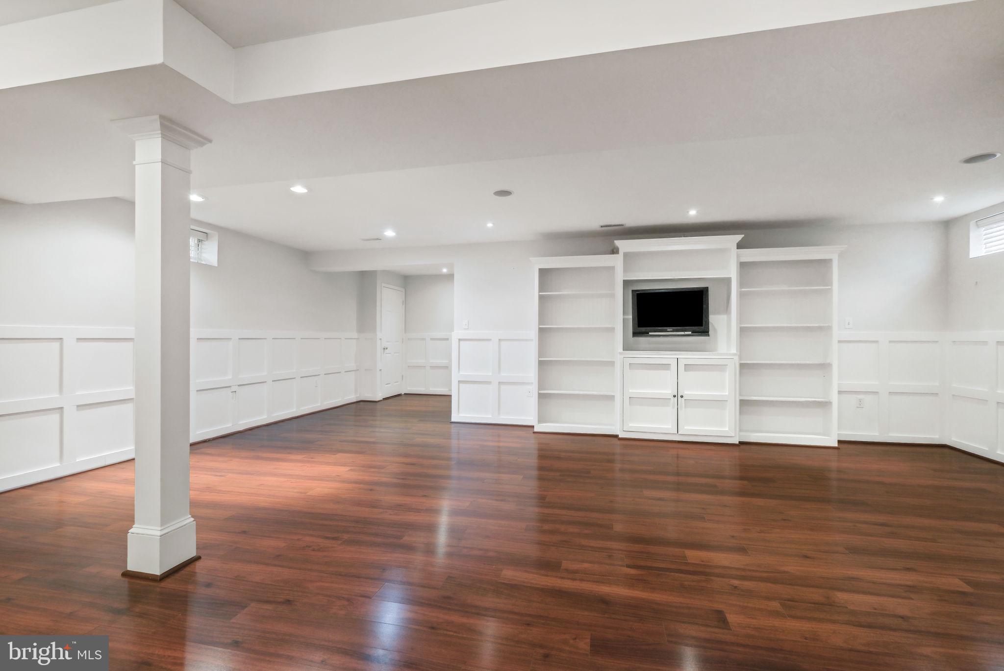 LAKELANDS - Residential