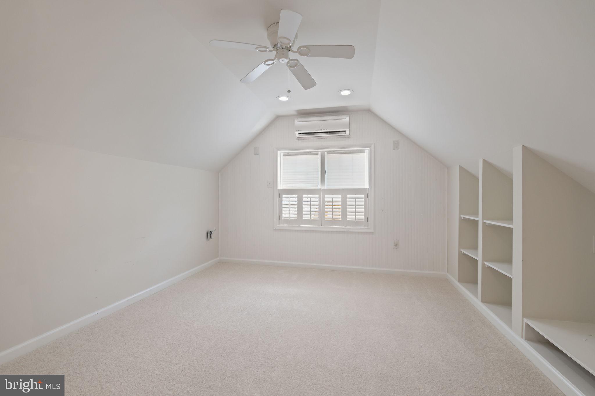 LAKELANDS - Residential