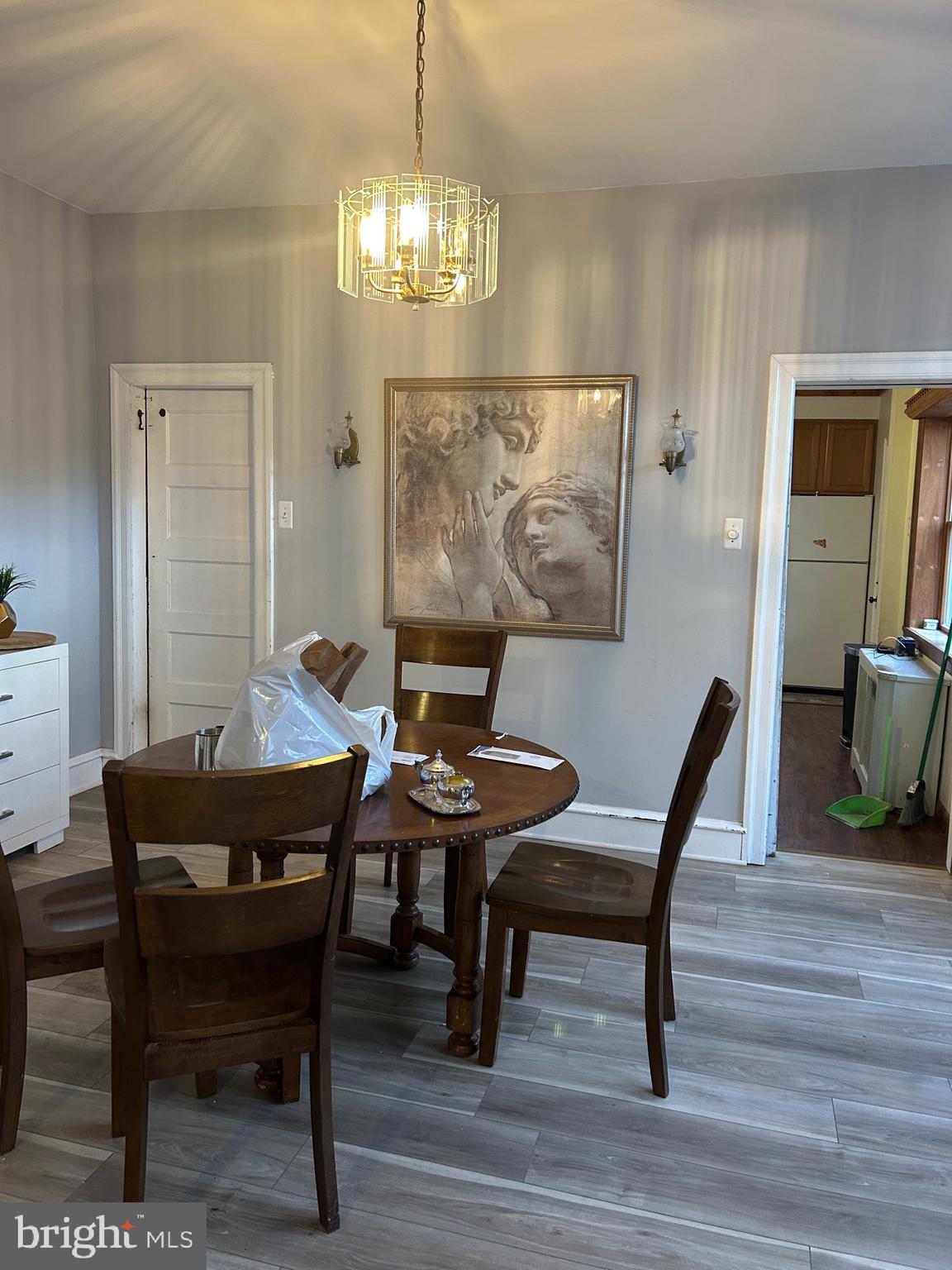 OXFORD CIRCLE - Residential