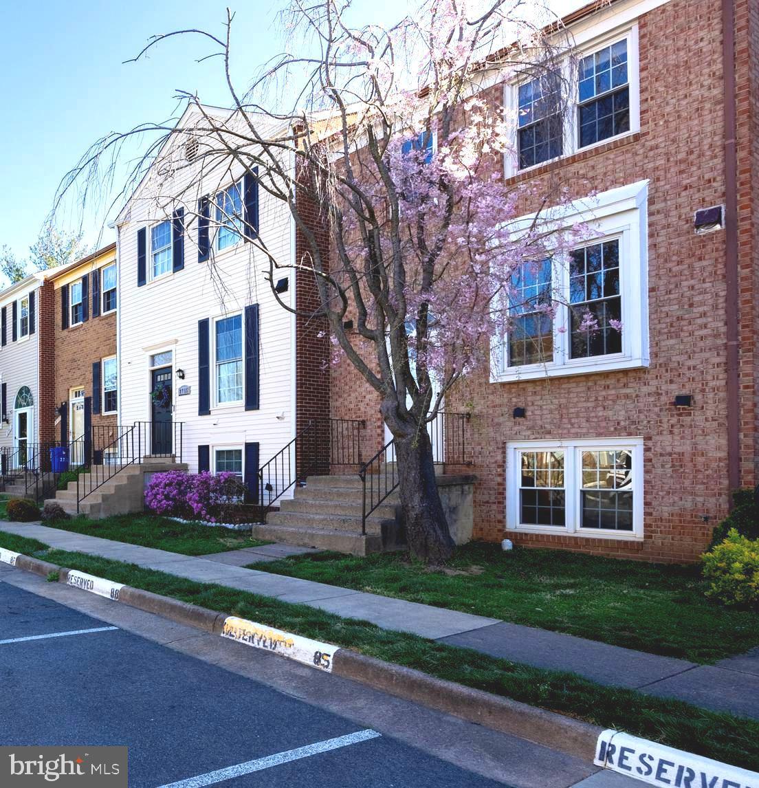 DUNN LORING VILLAGE - Residential