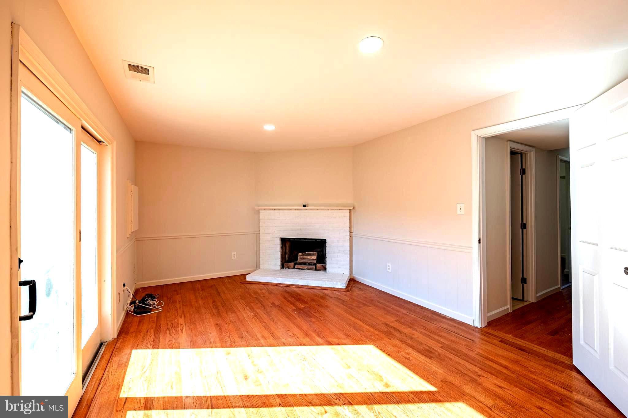 DUNN LORING VILLAGE - Residential