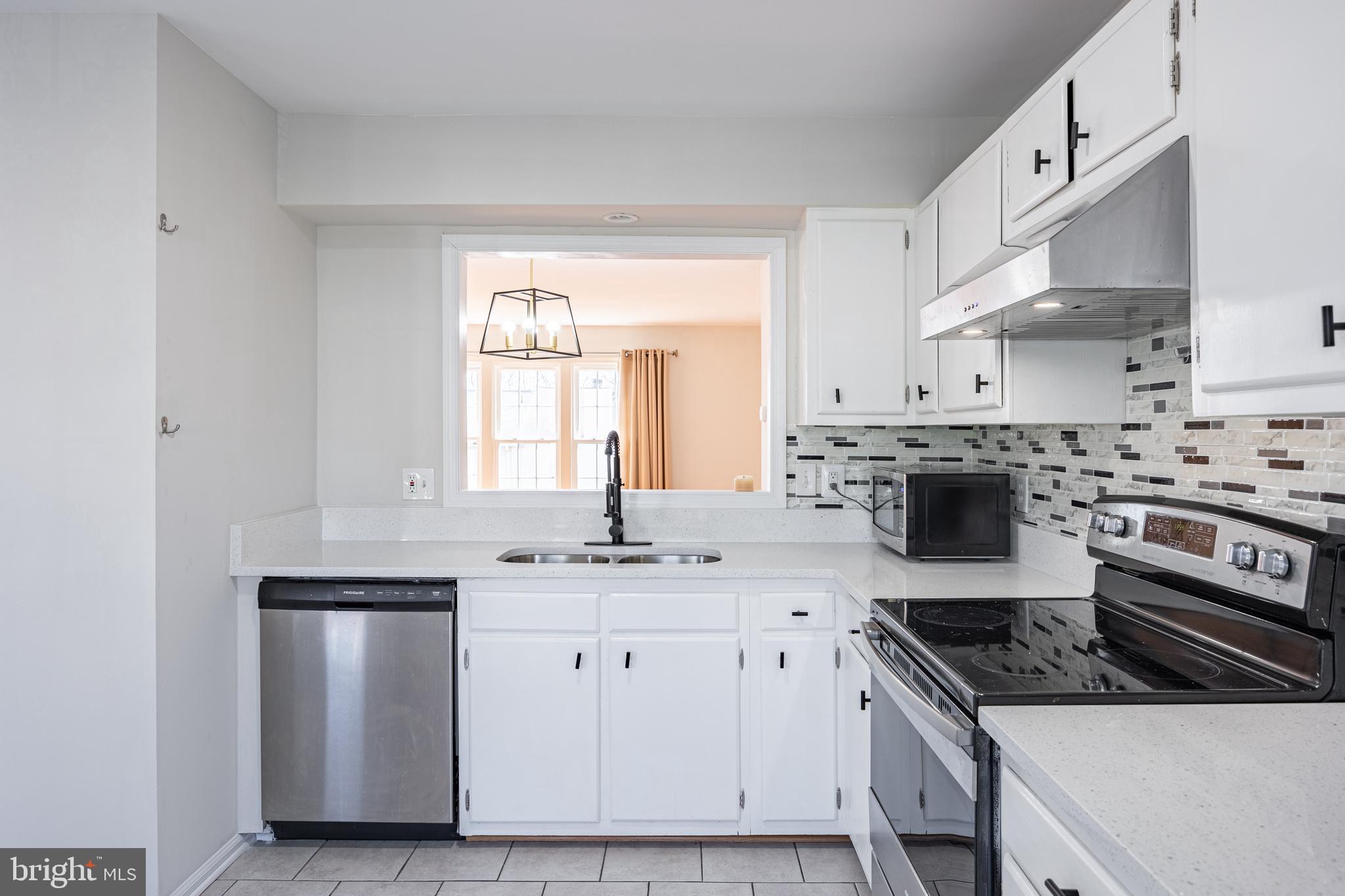 DUNN LORING VILLAGE - Residential