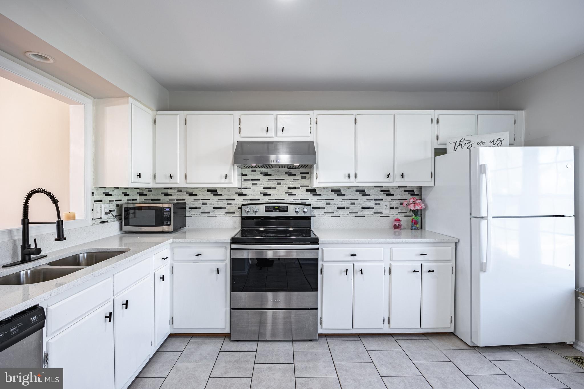 DUNN LORING VILLAGE - Residential