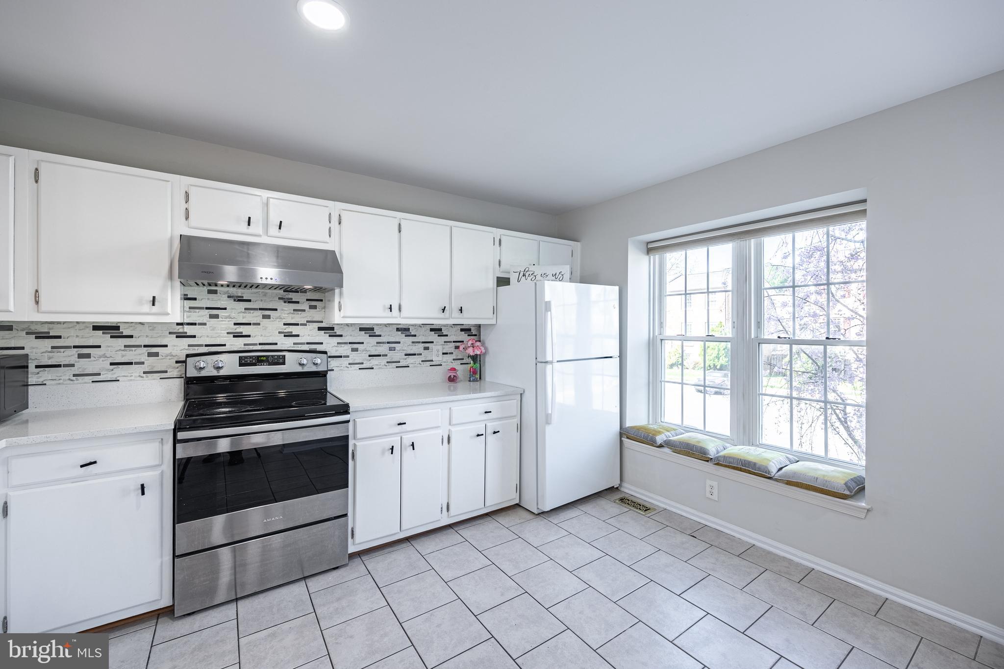 DUNN LORING VILLAGE - Residential