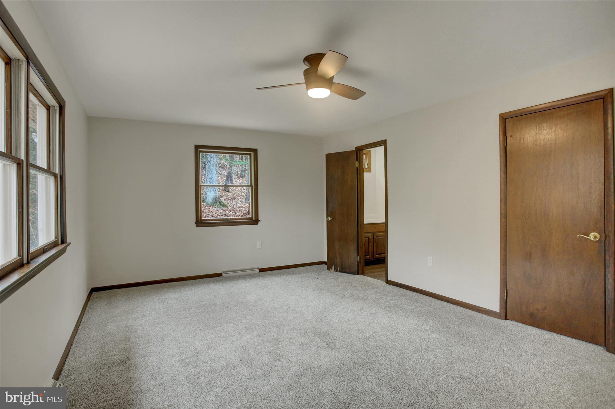 GREENE KNOLLS - Residential