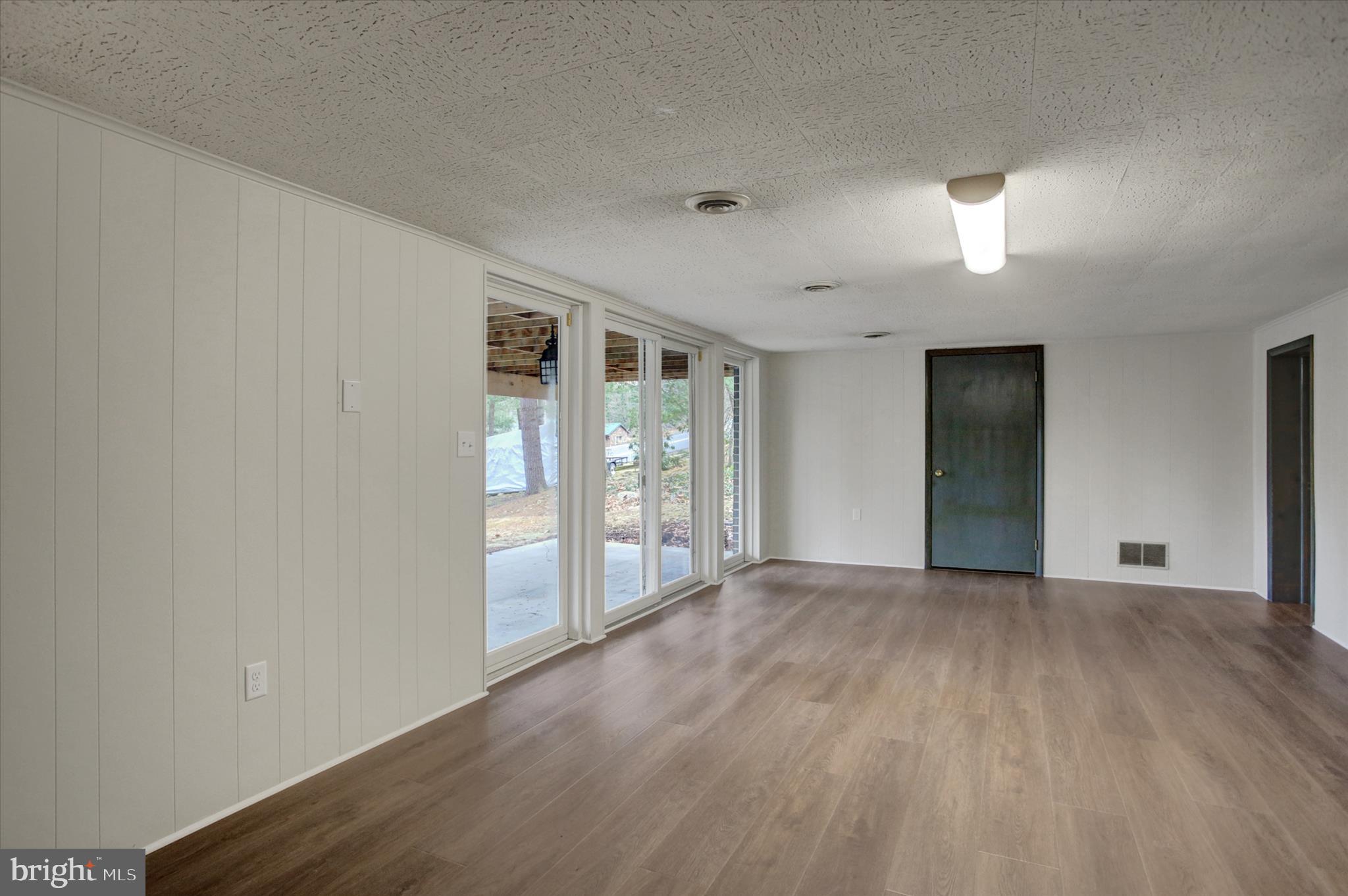 GREENE KNOLLS - Residential