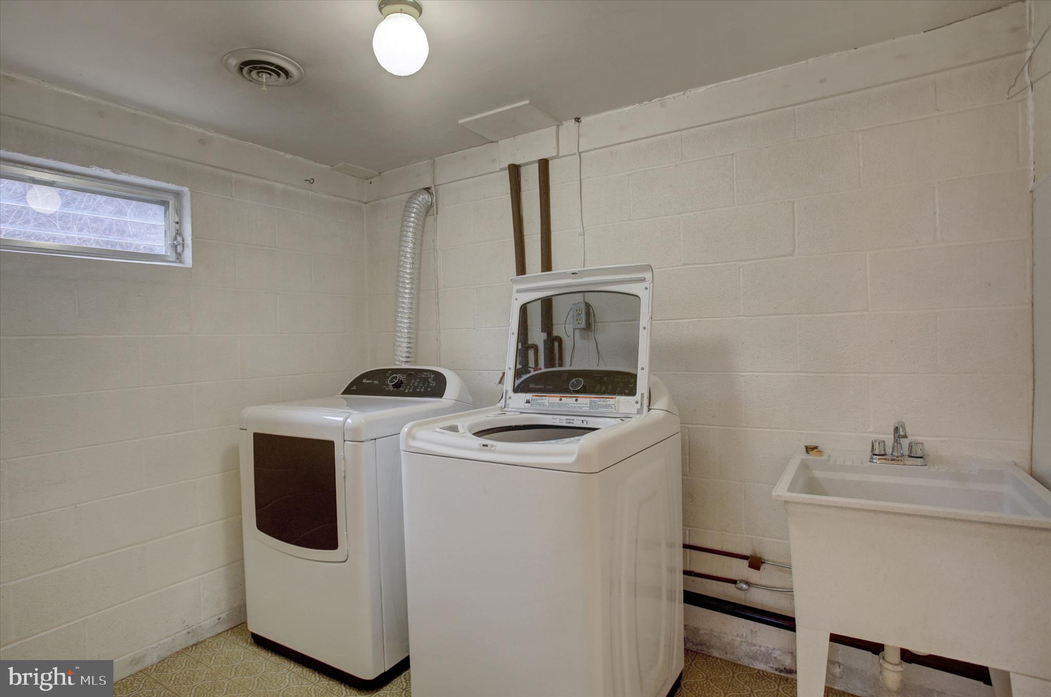 GREENE KNOLLS - Residential