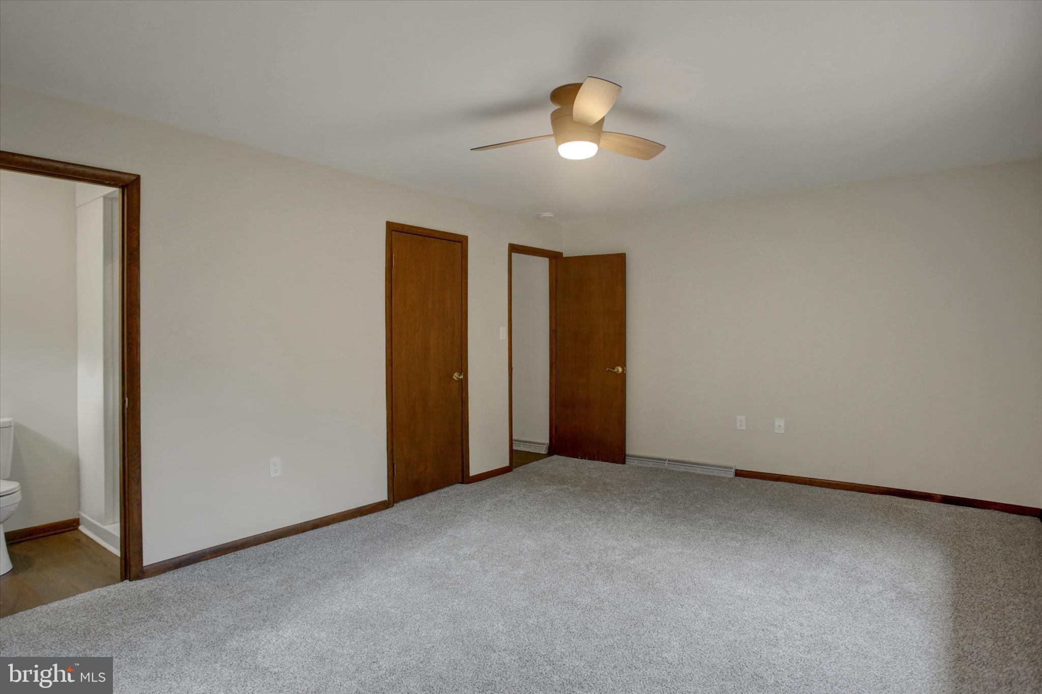 GREENE KNOLLS - Residential