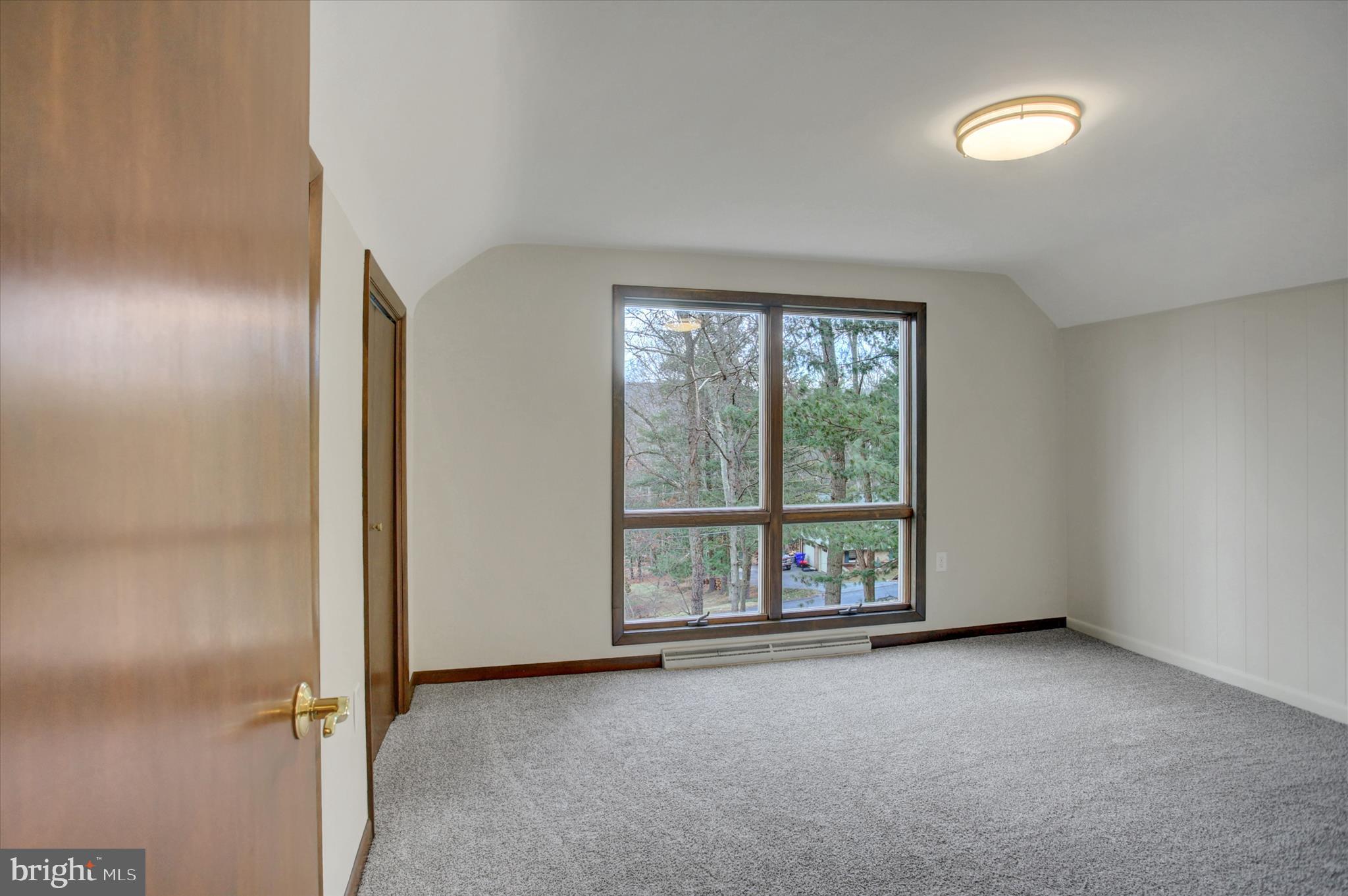 GREENE KNOLLS - Residential