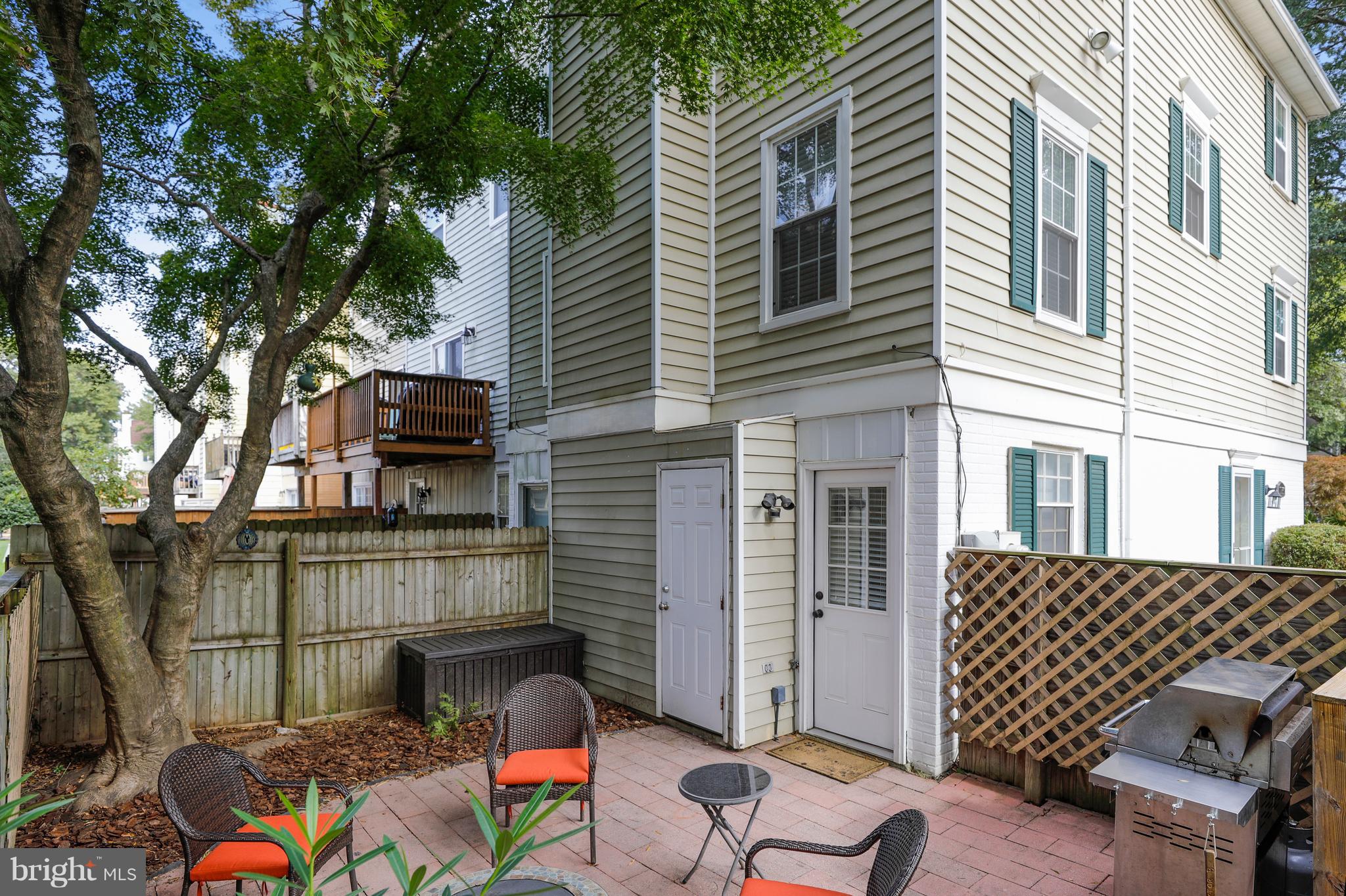 CROFTON MEWS CONDO - Residential