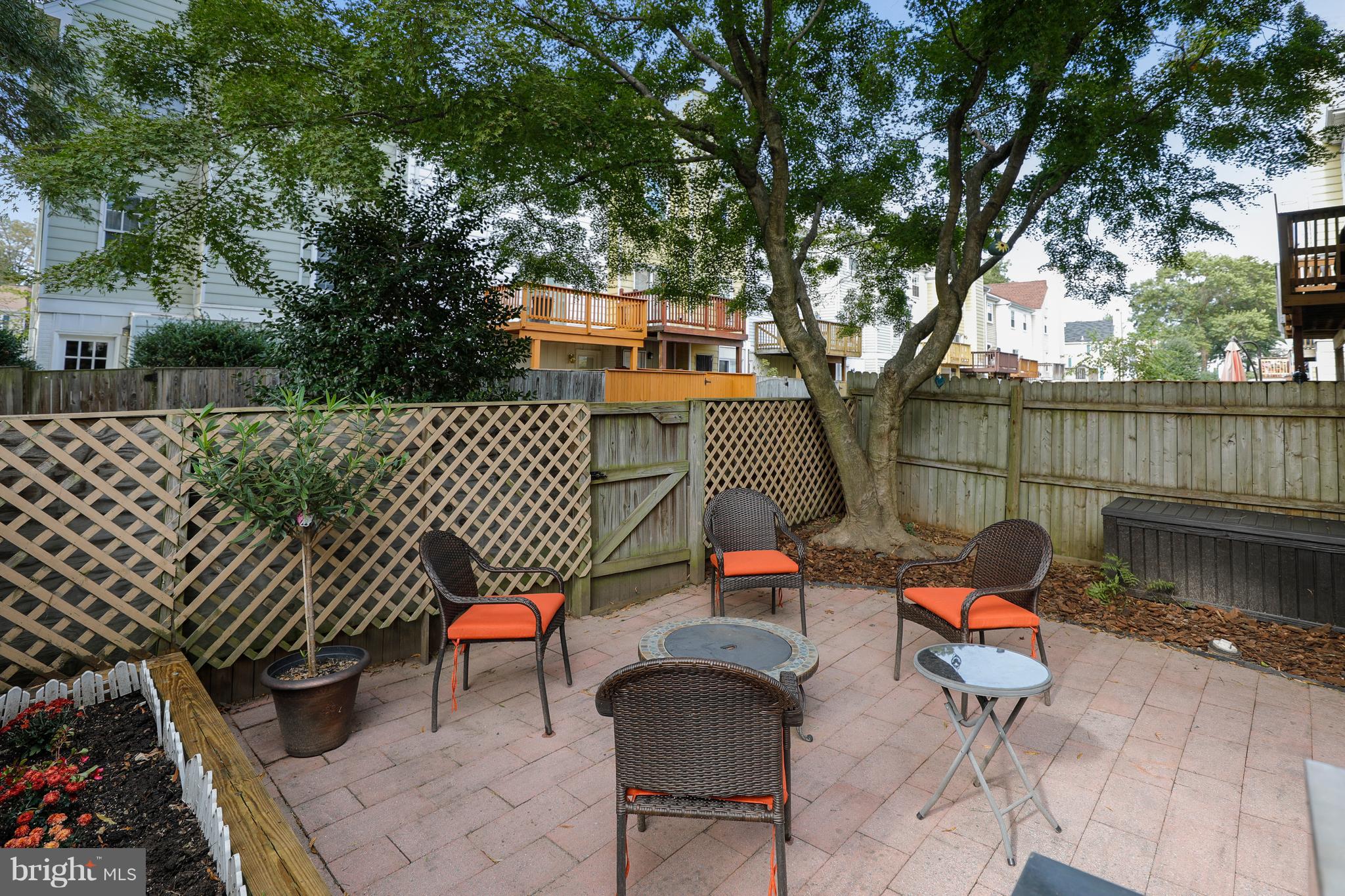 CROFTON MEWS CONDO - Residential