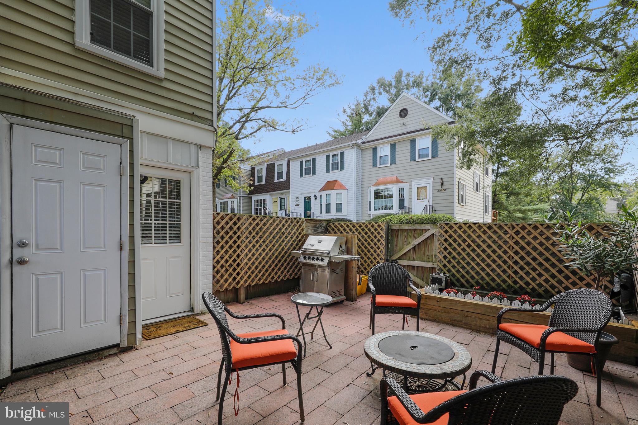 CROFTON MEWS CONDO - Residential