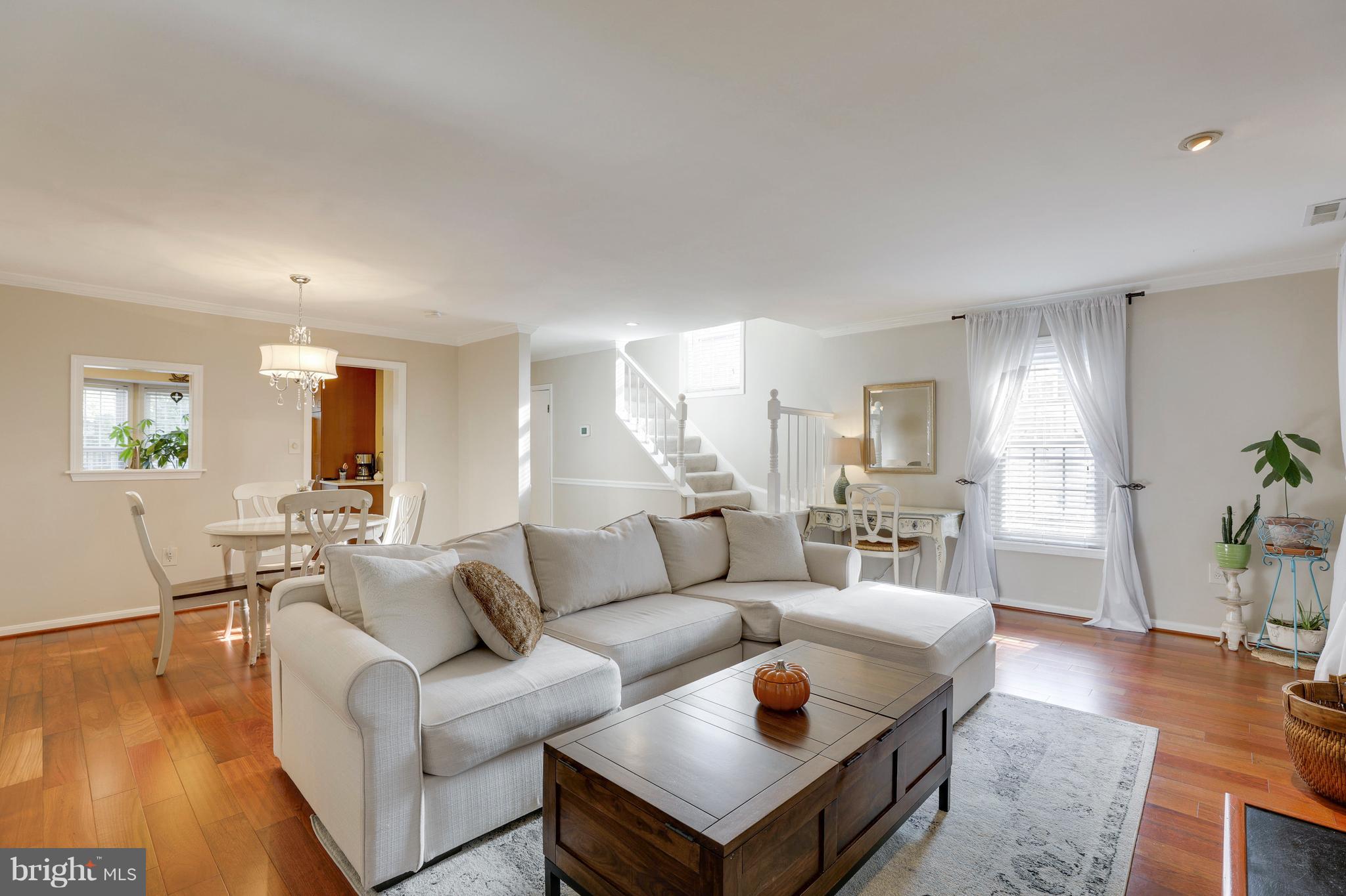 CROFTON MEWS CONDO - Residential