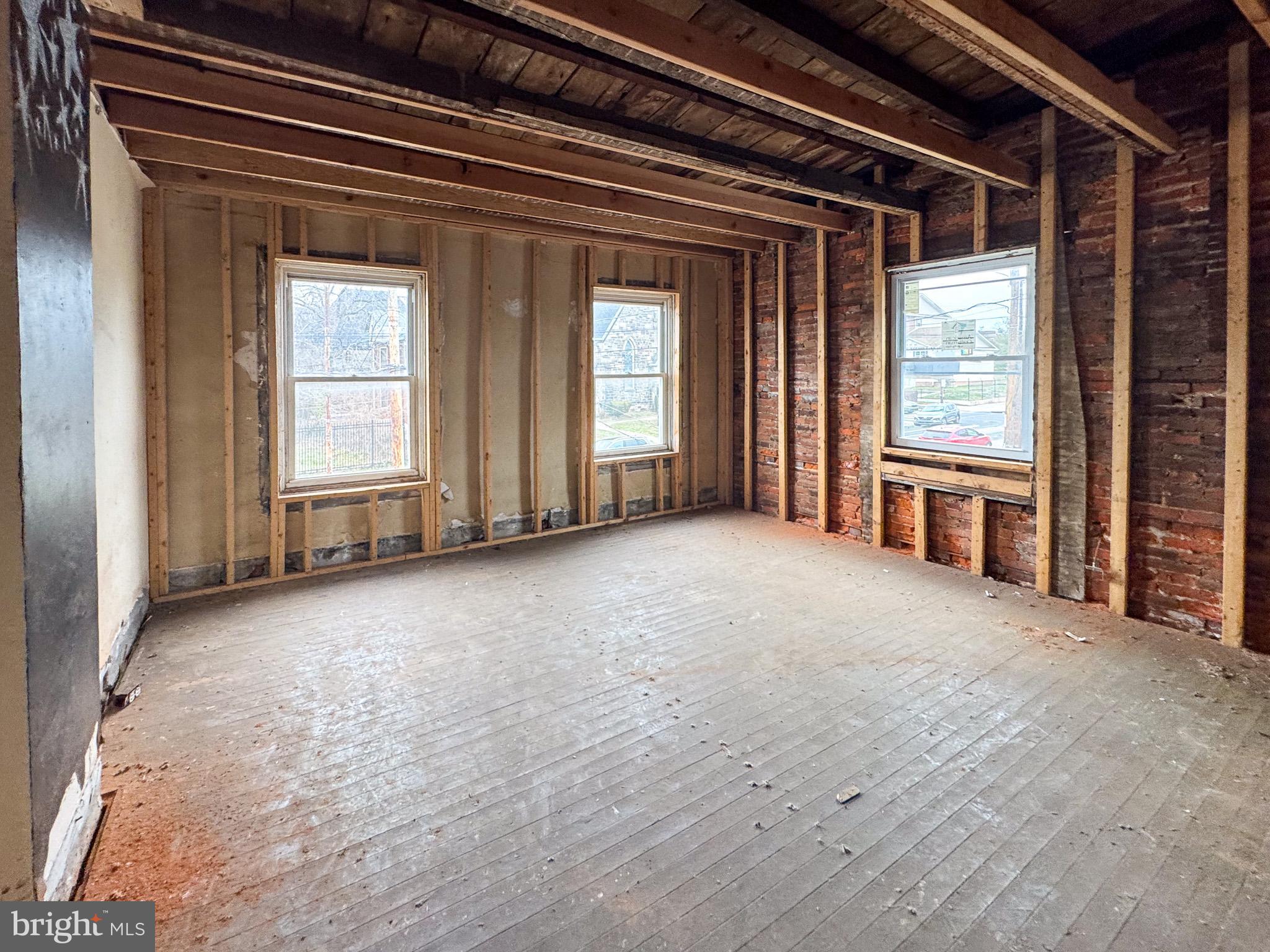 ELMWOOD PARK - Residential Income