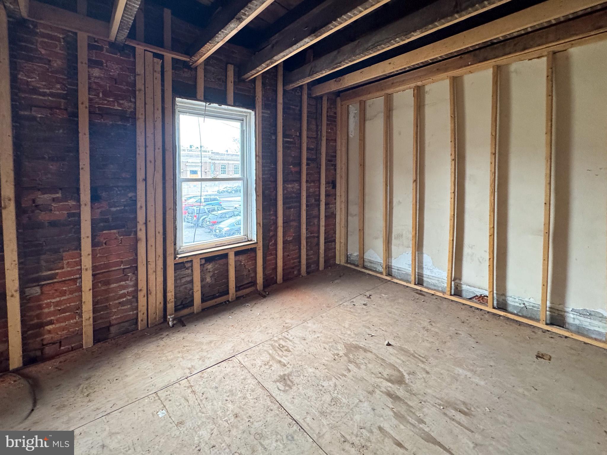 ELMWOOD PARK - Residential Income