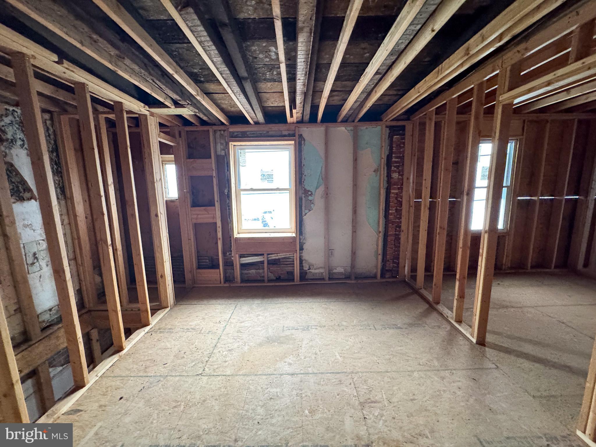 ELMWOOD PARK - Residential Income