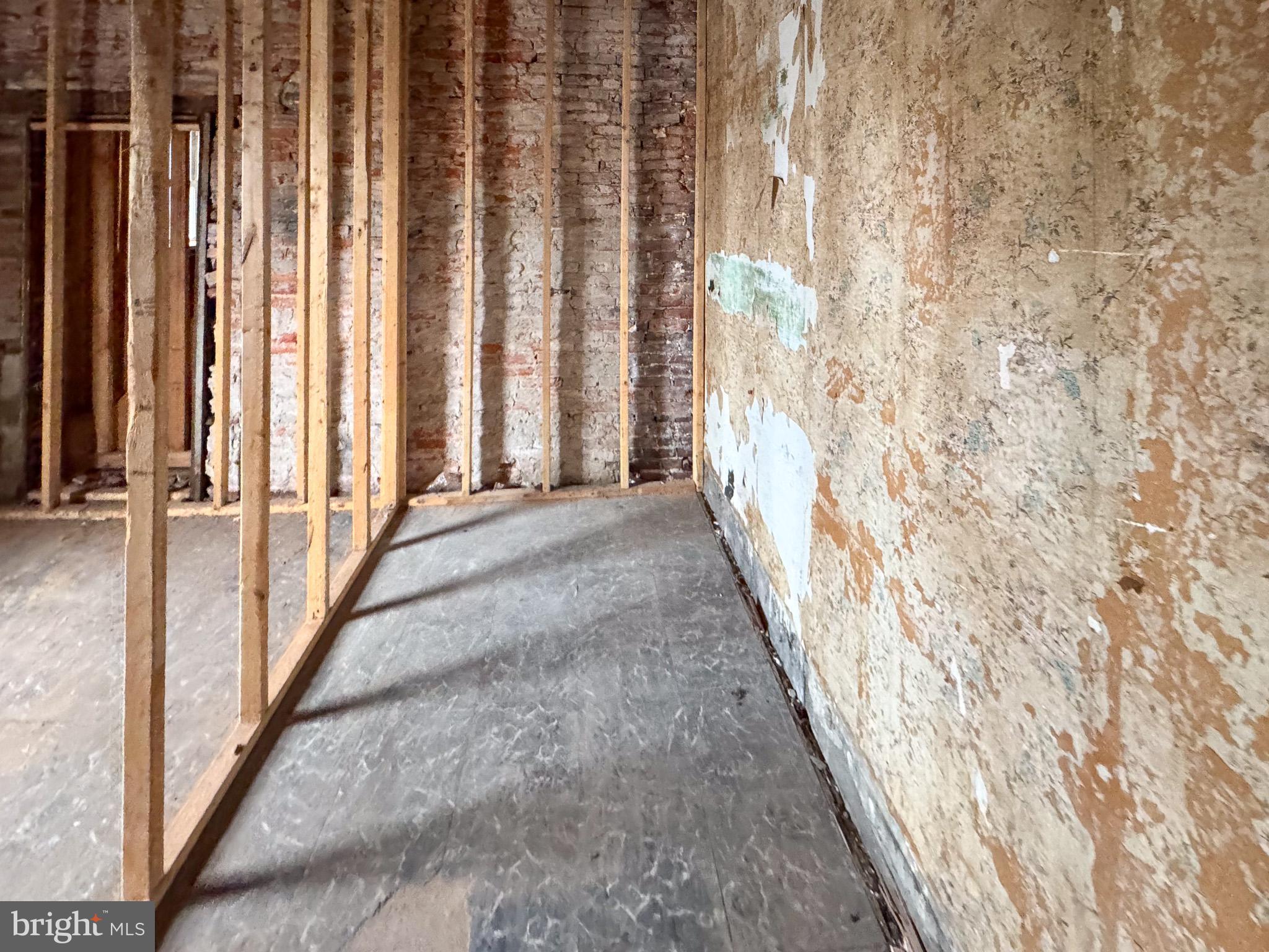 ELMWOOD PARK - Residential Income