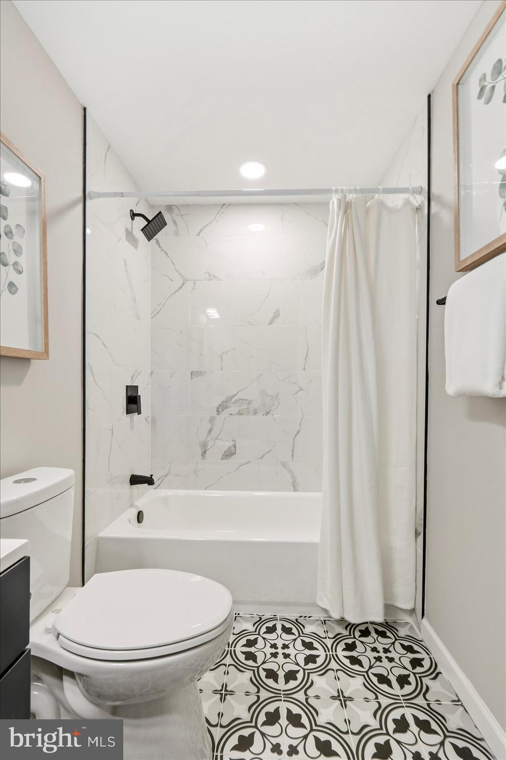 HARBOUR OAKS - Residential