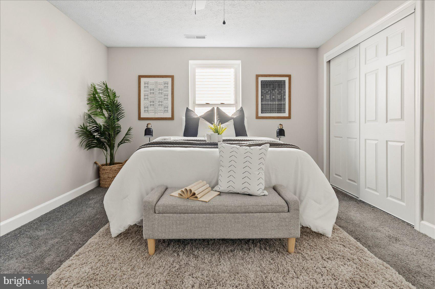 HARBOUR OAKS - Residential