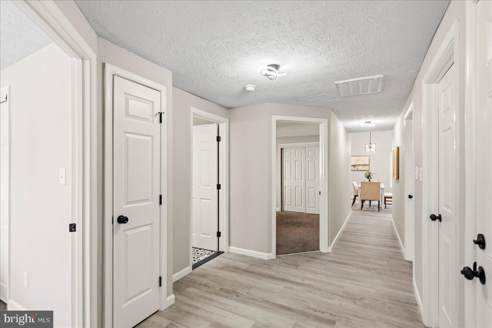 HARBOUR OAKS - Residential