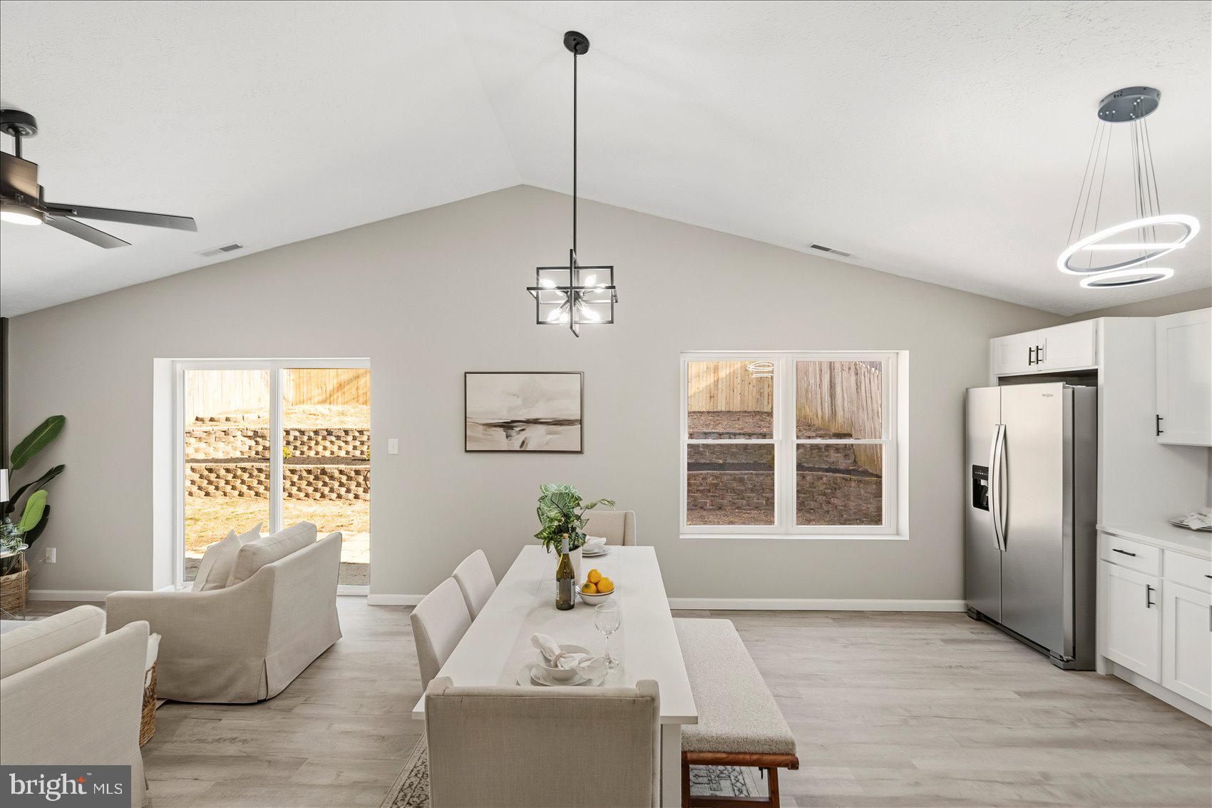 HARBOUR OAKS - Residential