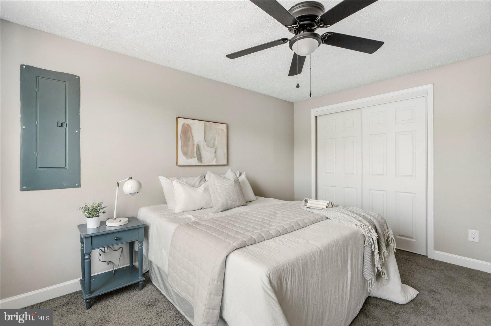 HARBOUR OAKS - Residential