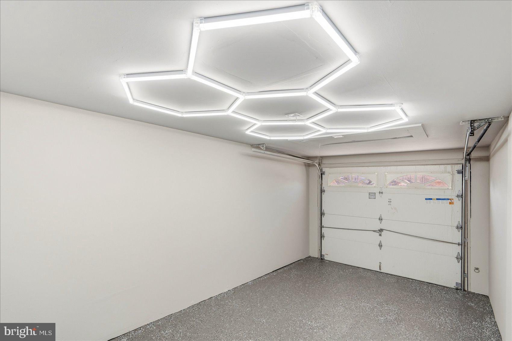 HARBOUR OAKS - Residential