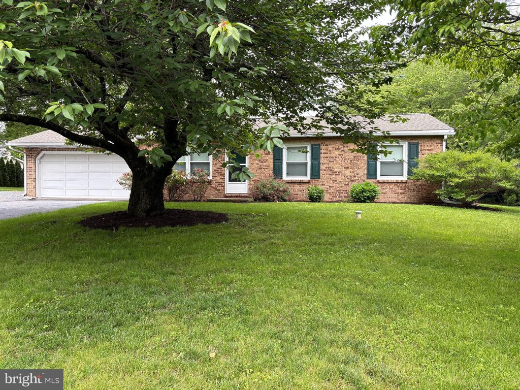 Photo of 503 Deer Run Road, LITITZ, PA 17543 (MLS # PALA2070682)