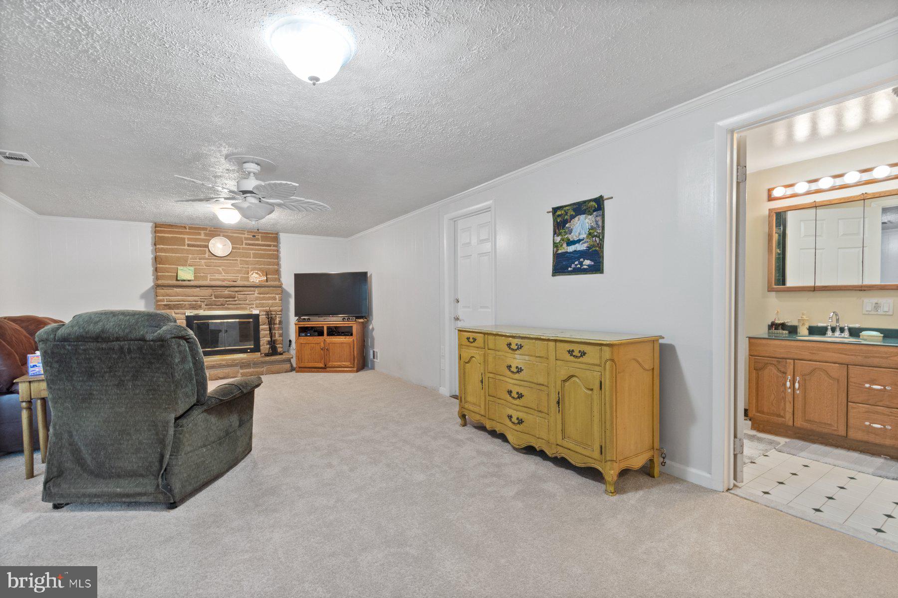 DEVERE ESTATES - Residential