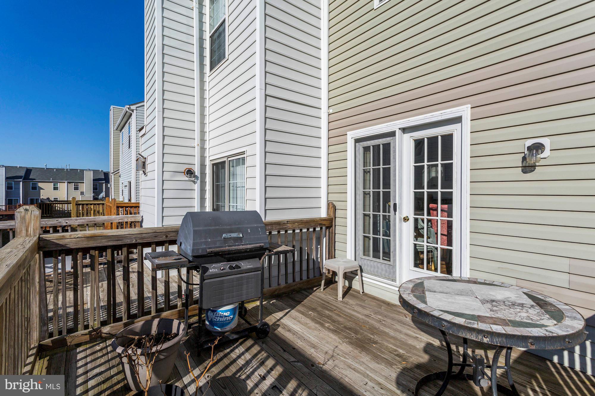 NANTUCKET MEWS @ CROFTON - Residential