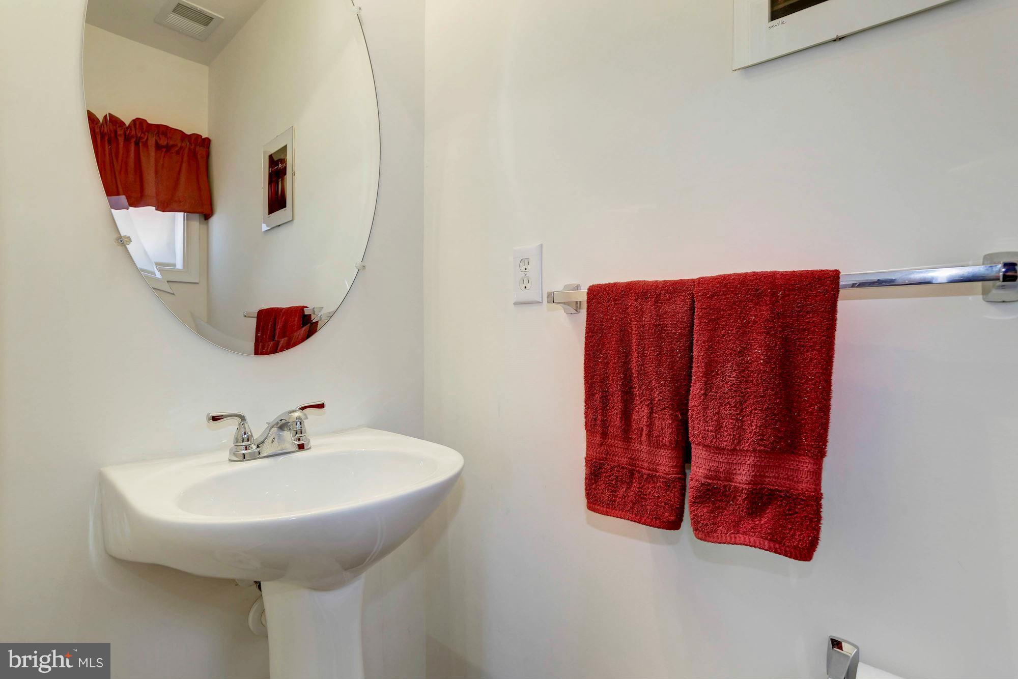 NANTUCKET MEWS @ CROFTON - Residential