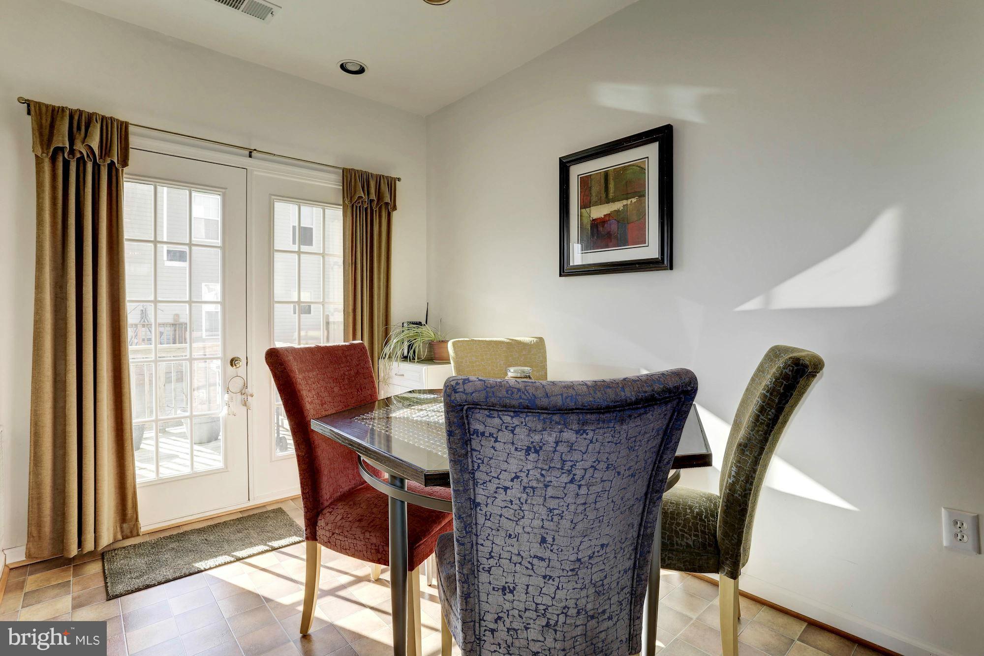 NANTUCKET MEWS @ CROFTON - Residential