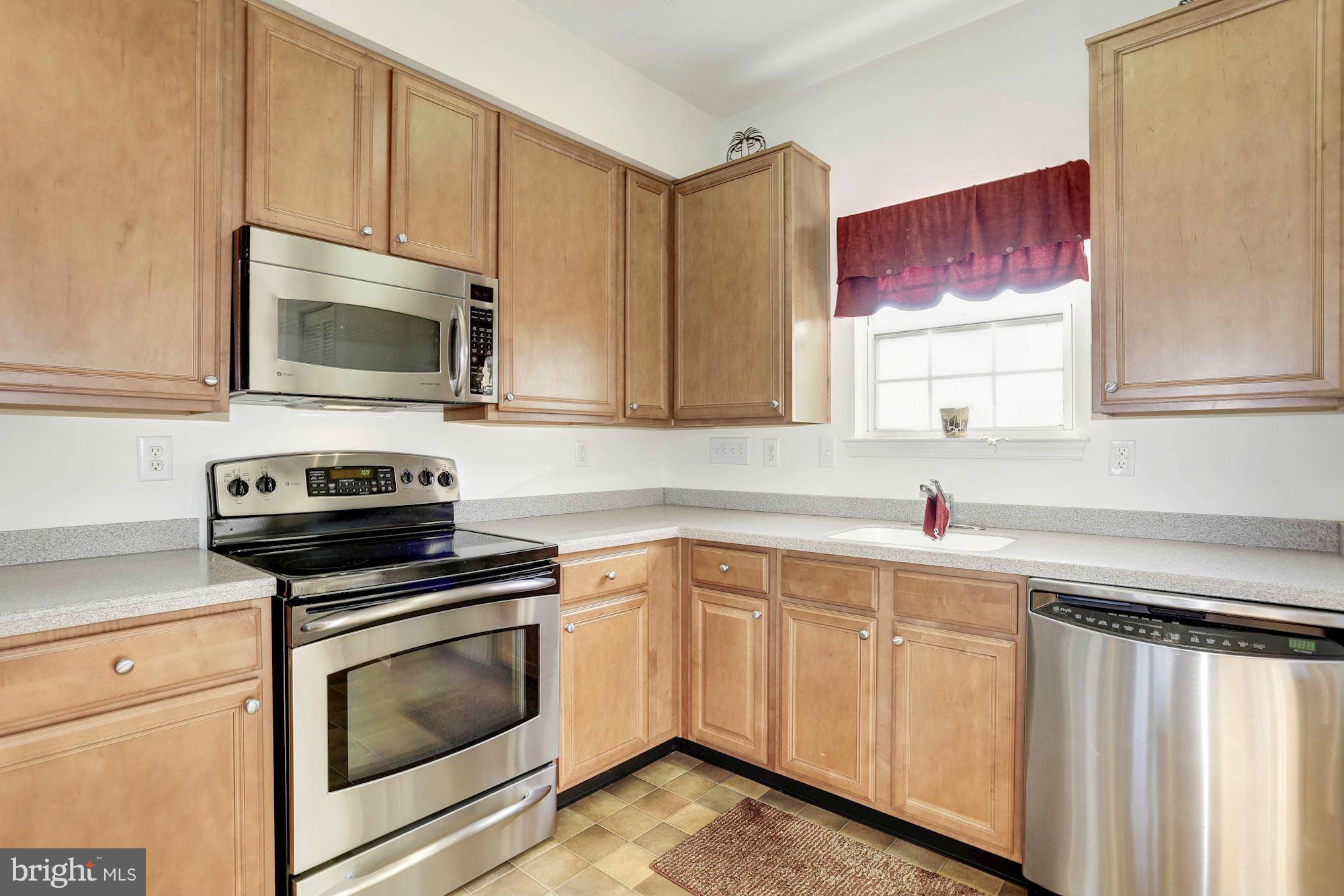 NANTUCKET MEWS @ CROFTON - Residential