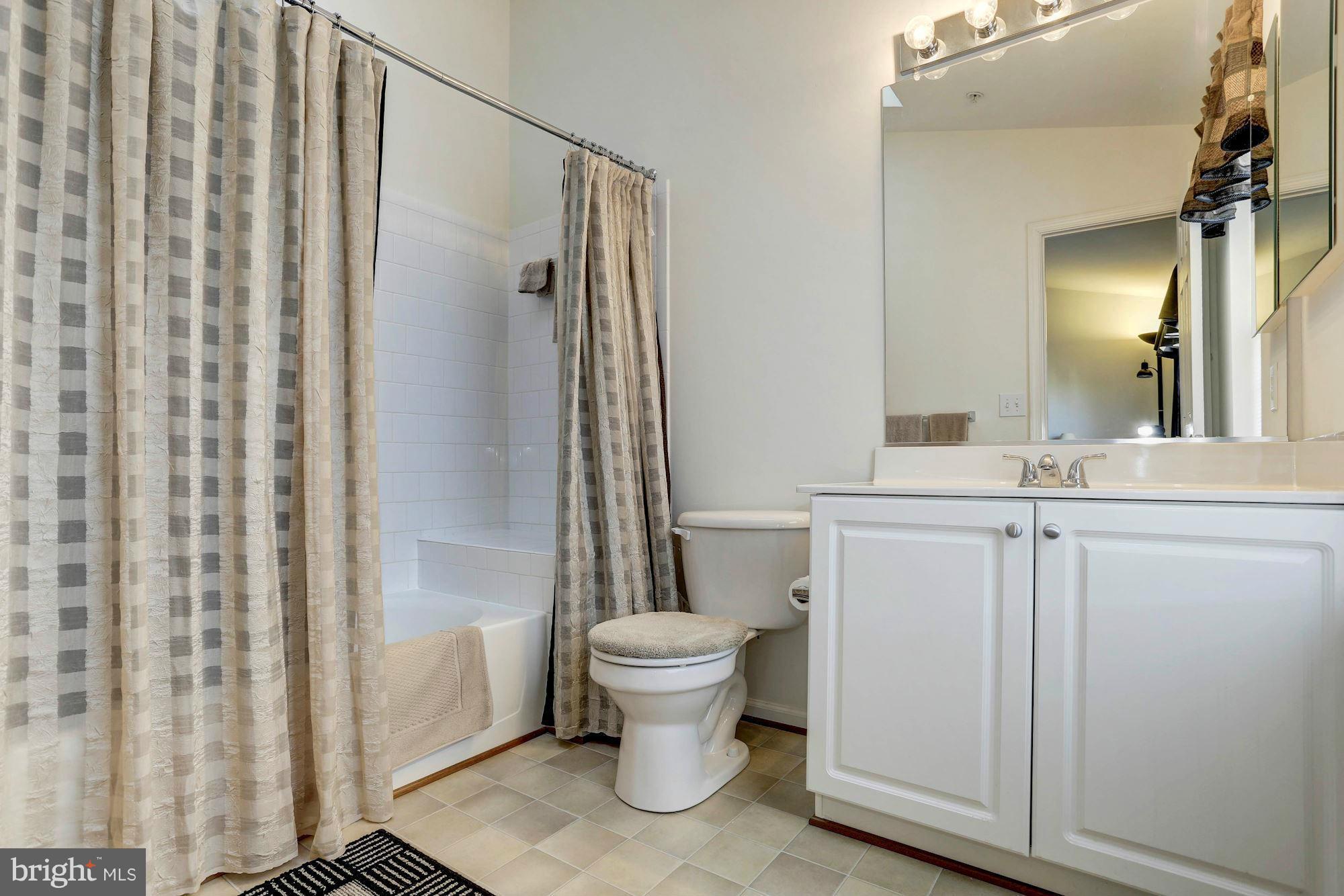 NANTUCKET MEWS @ CROFTON - Residential