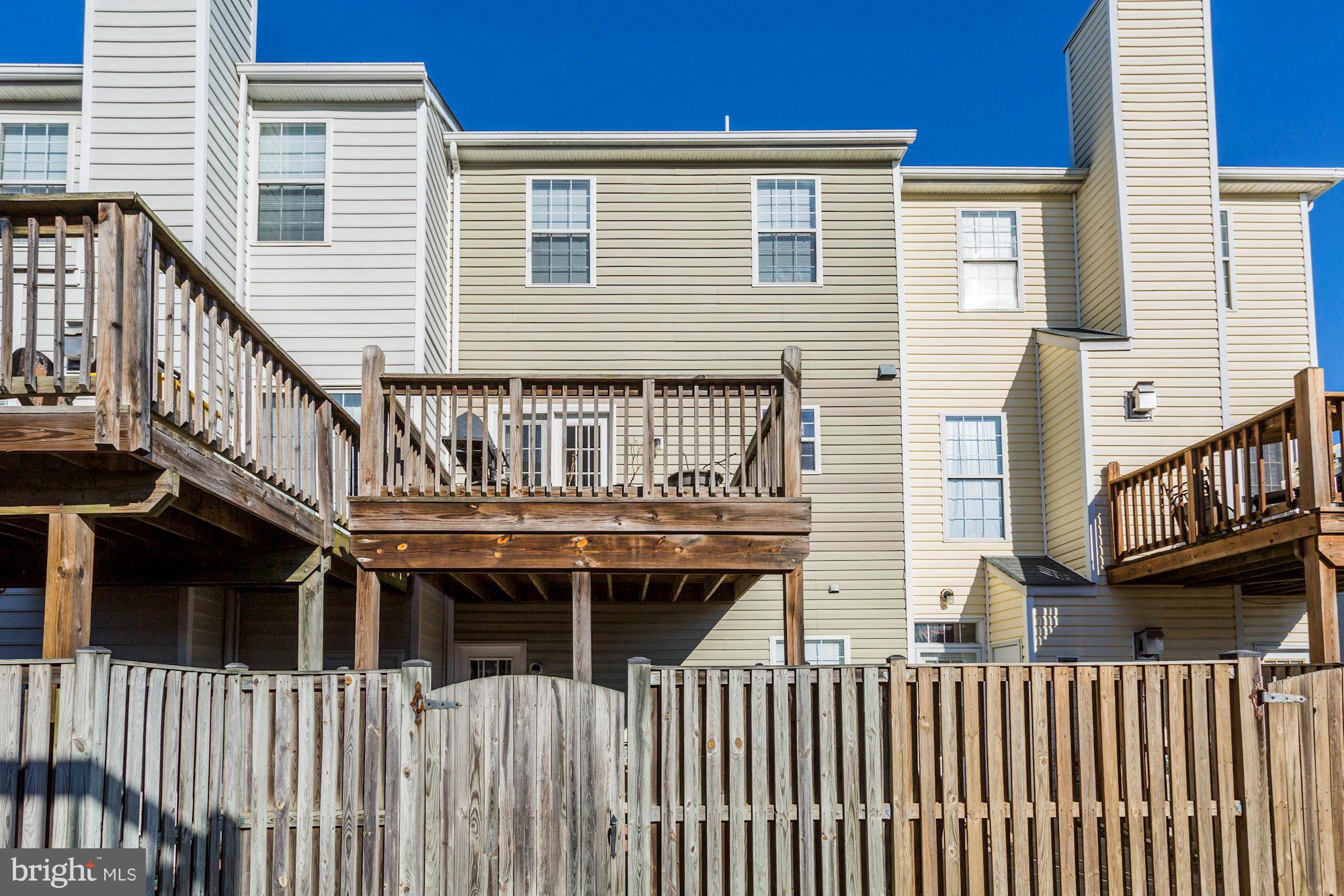 NANTUCKET MEWS @ CROFTON - Residential