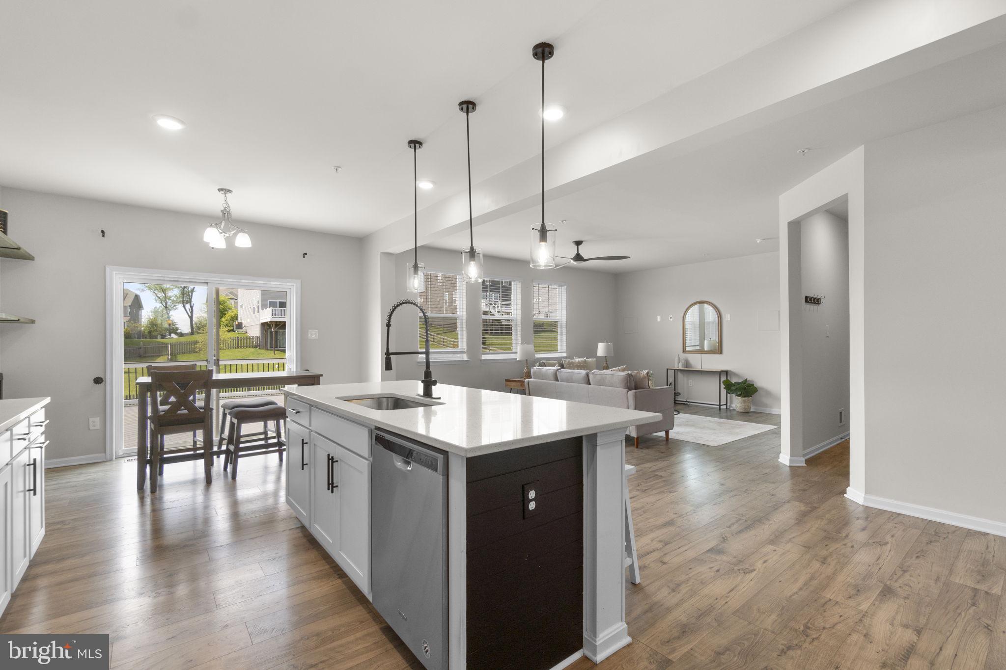 STONEGATE - Residential