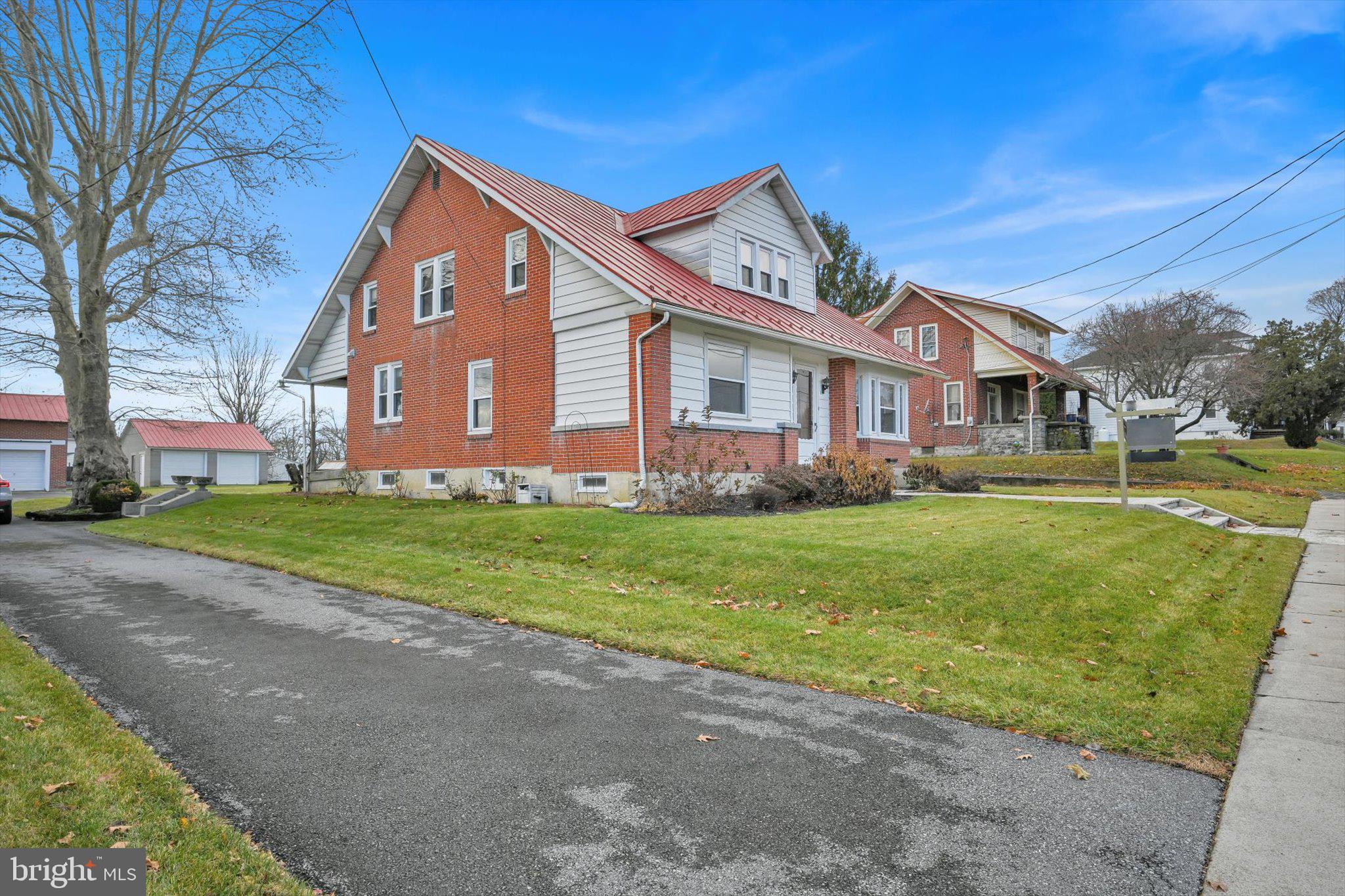 BLUE RIBBON FARMS - Residential